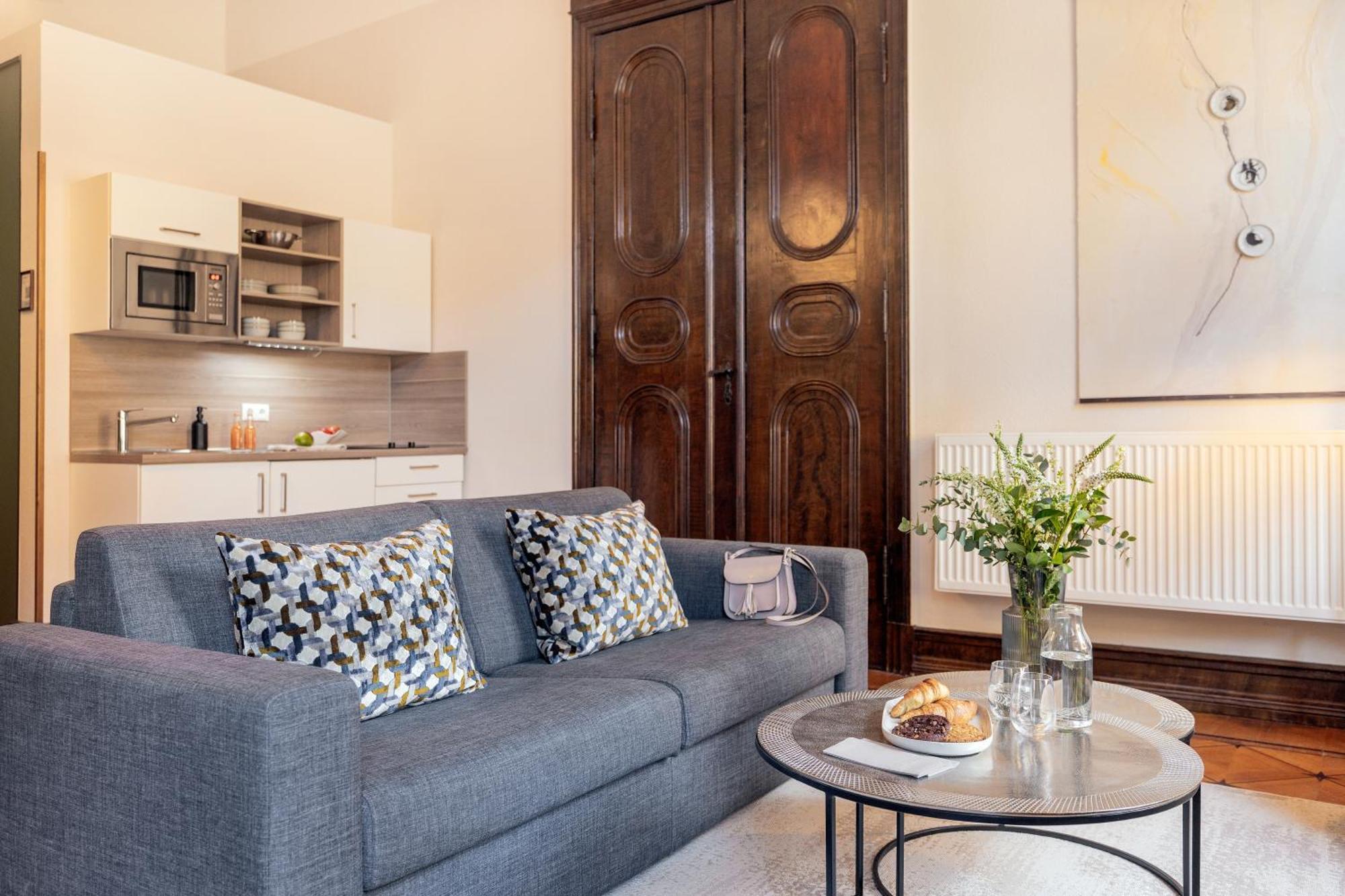 Deluxe Apartment