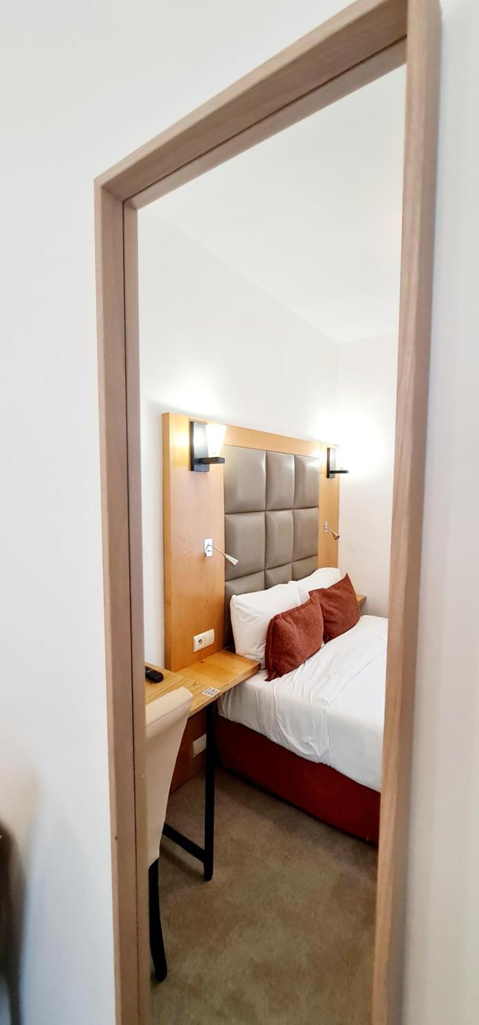 Budget Double Room,1661125100:JPEG