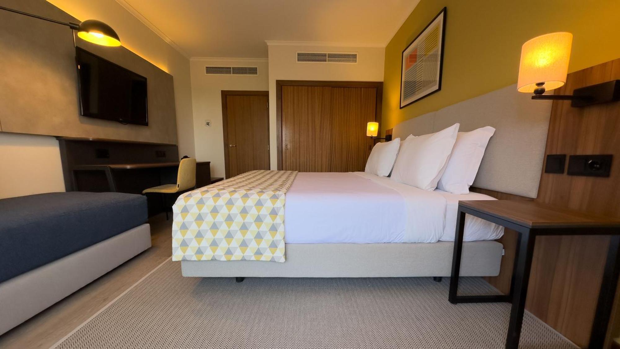 Standard Double Room Furnished Balcony Single Sofa Bed,1661631266:JPEG