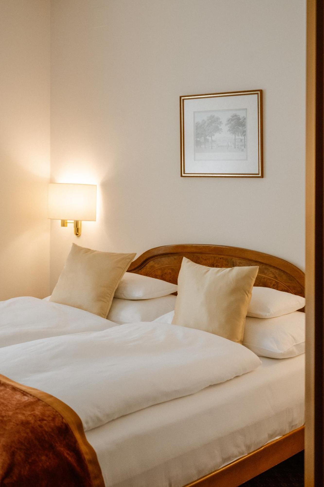 Double Room with Courtyard View,1661633116:JPEG