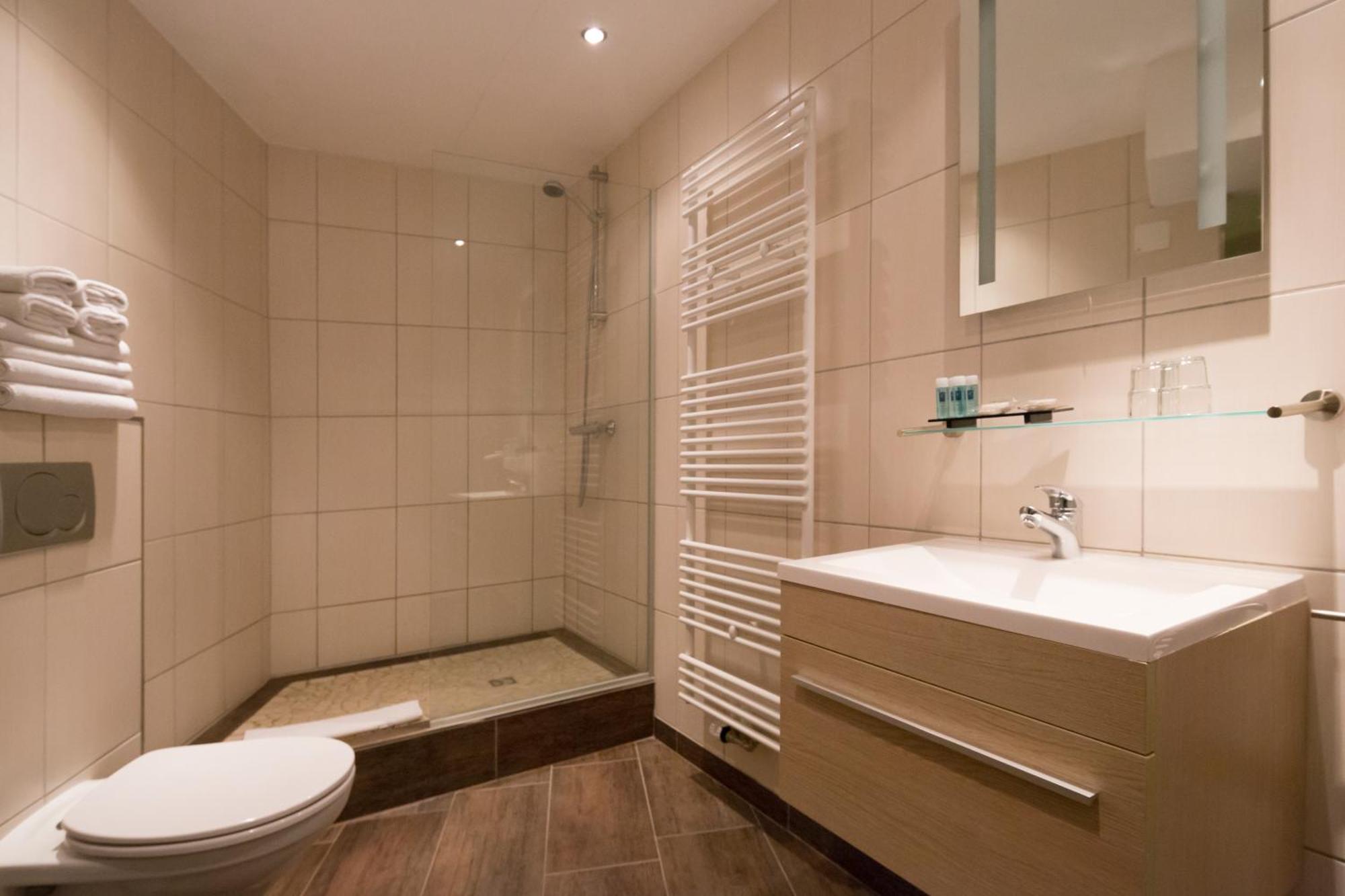 Standard Double Room,1661633383:JPEG