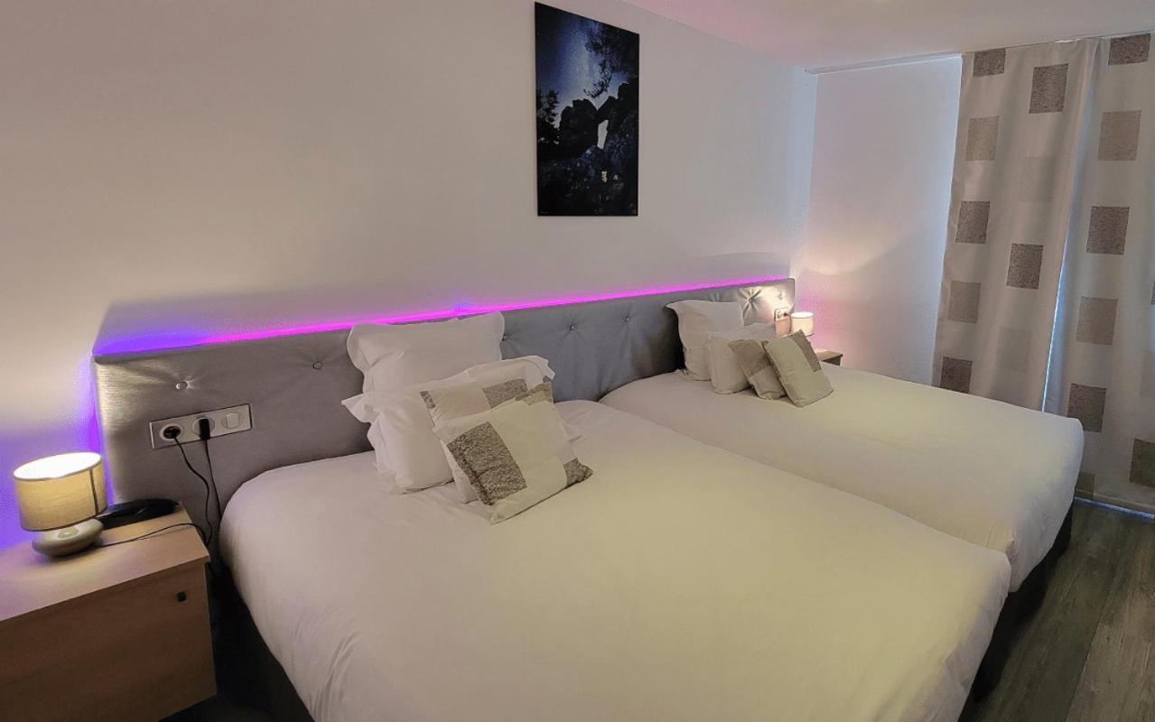 Large Twin Room,1580321195:JPEG