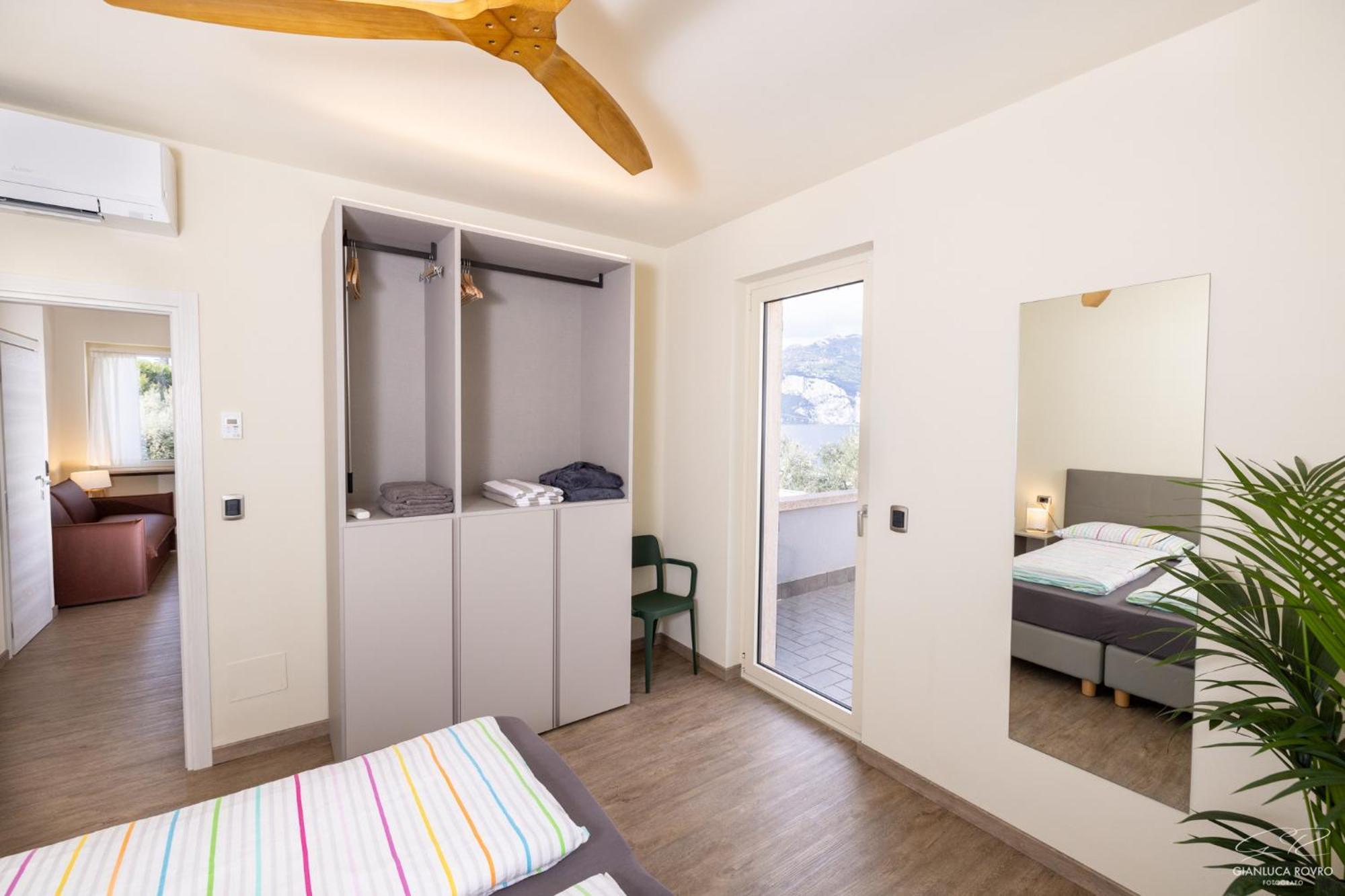 Deluxe Apartment Terrace Lake View