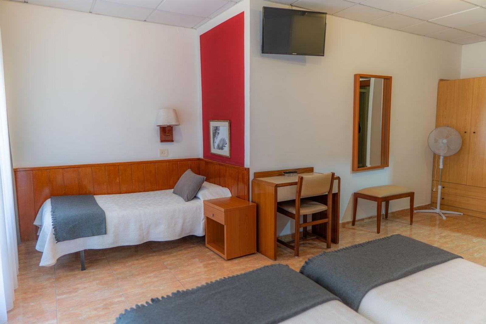 Triple Room,1661648954:JPEG