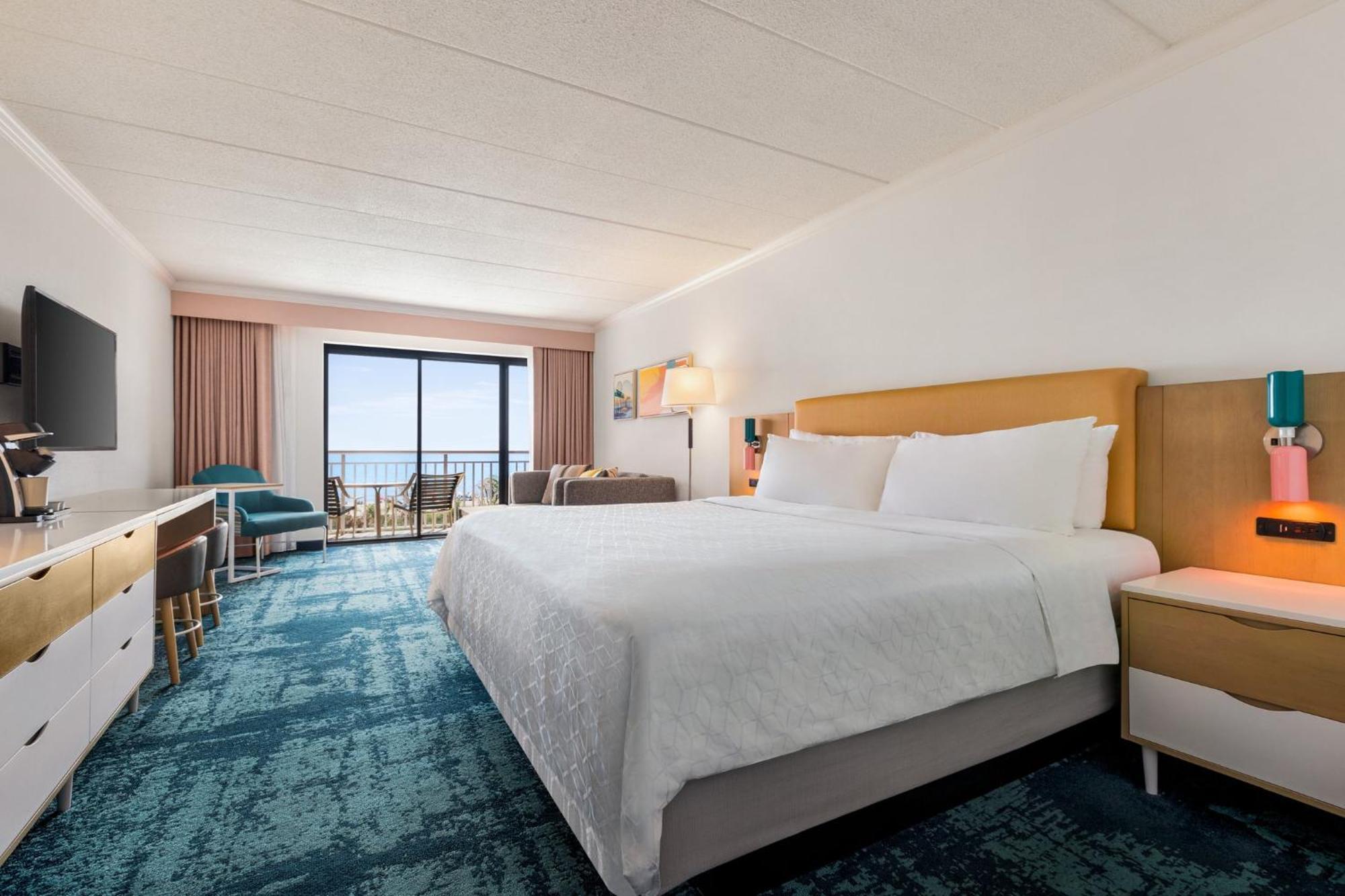 King Bed Eastern Oceanfront Non-Smoking