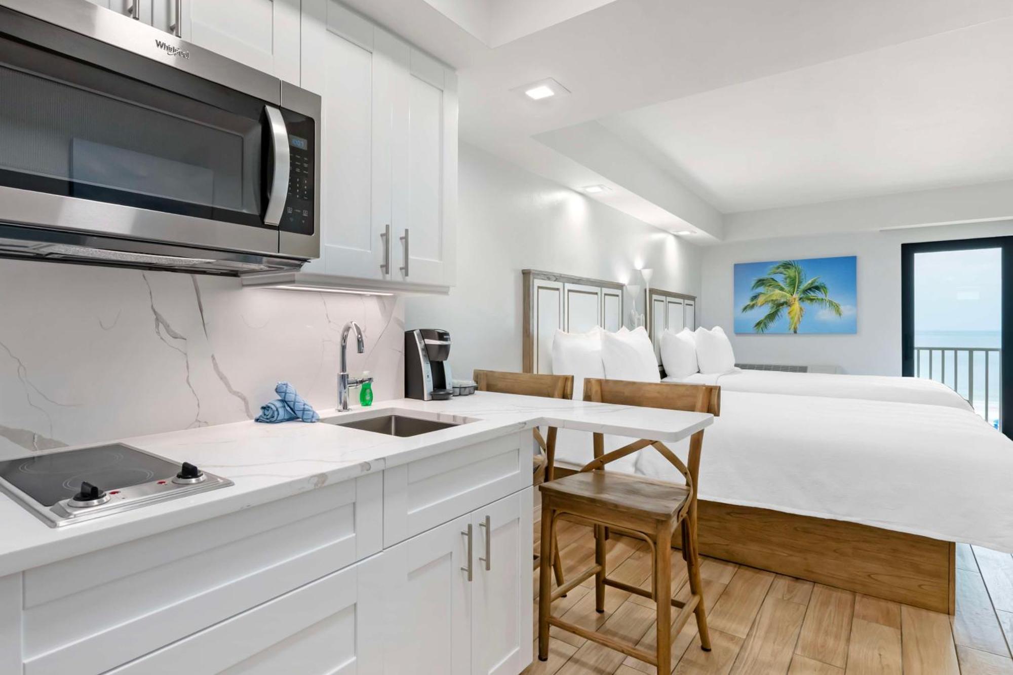 Double Room Two Double Beds Balcony Gulf View Kitchen Non-Smoking