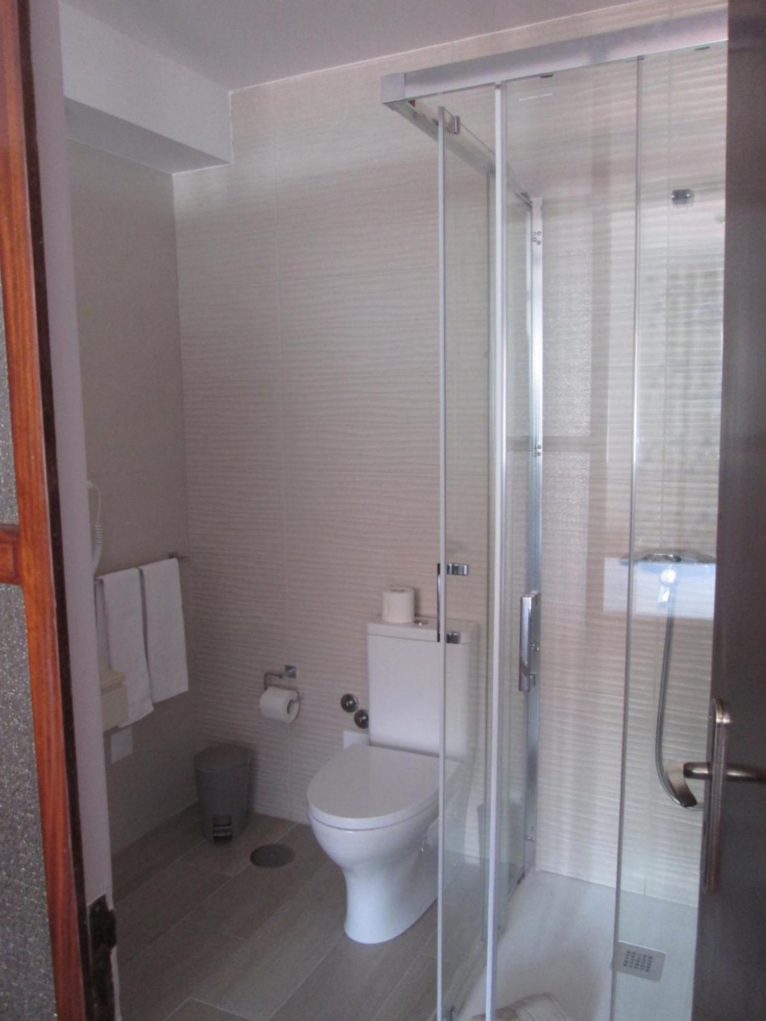 Deluxe Room,1661665880:JPEG