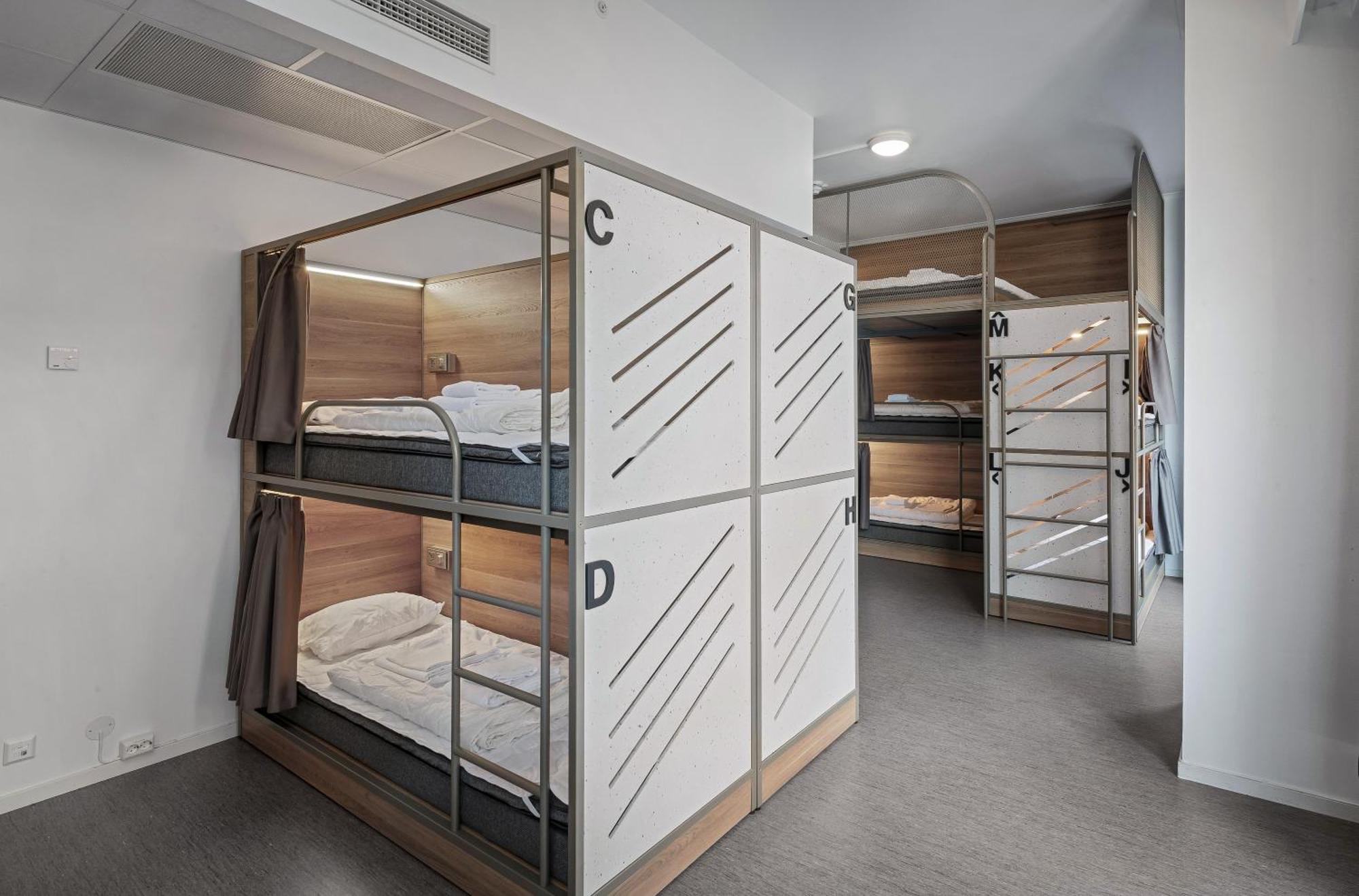 Single Bed 12-Bed Mixed Dormitory Room