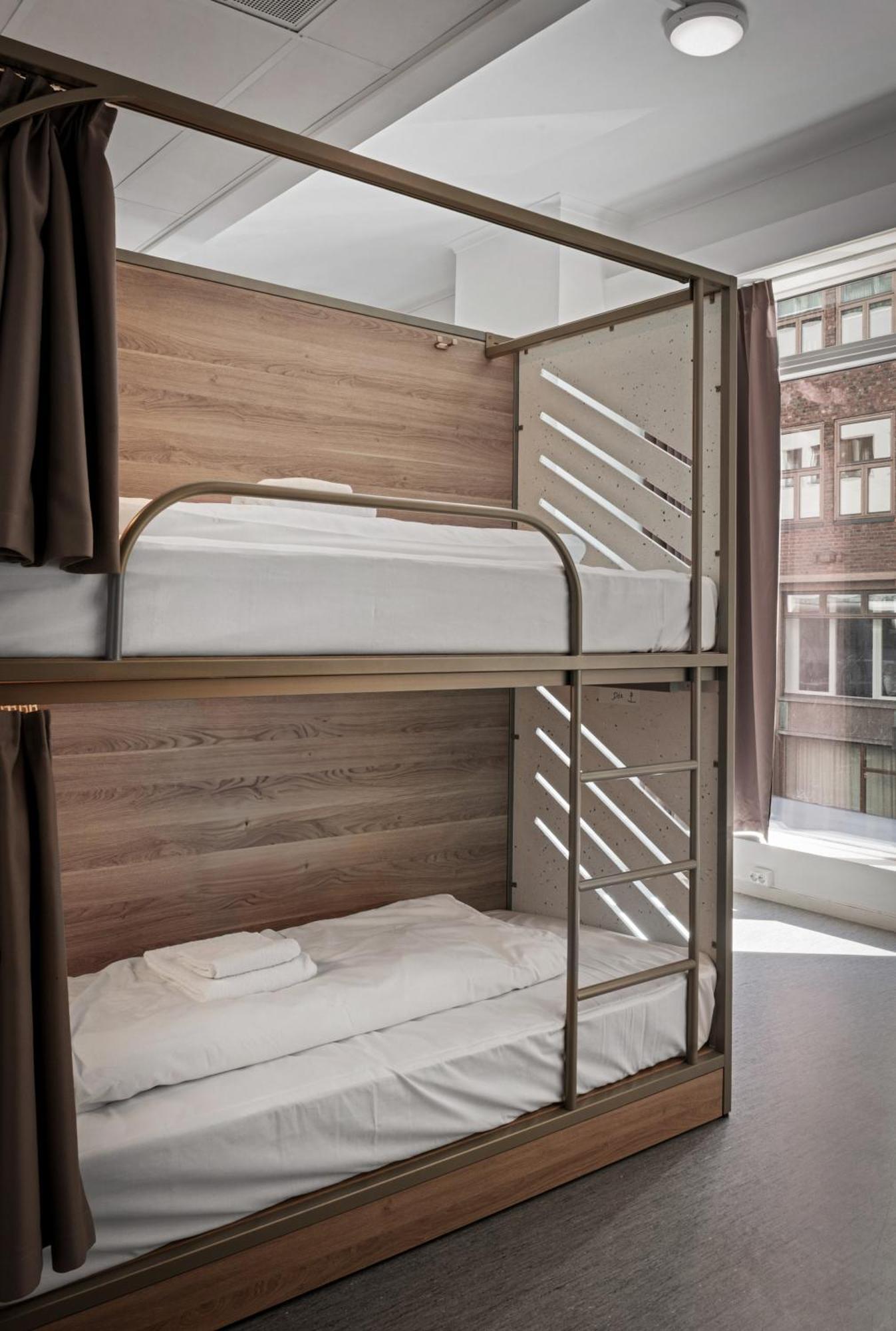 Single Bed 12-Bed Mixed Dormitory Room