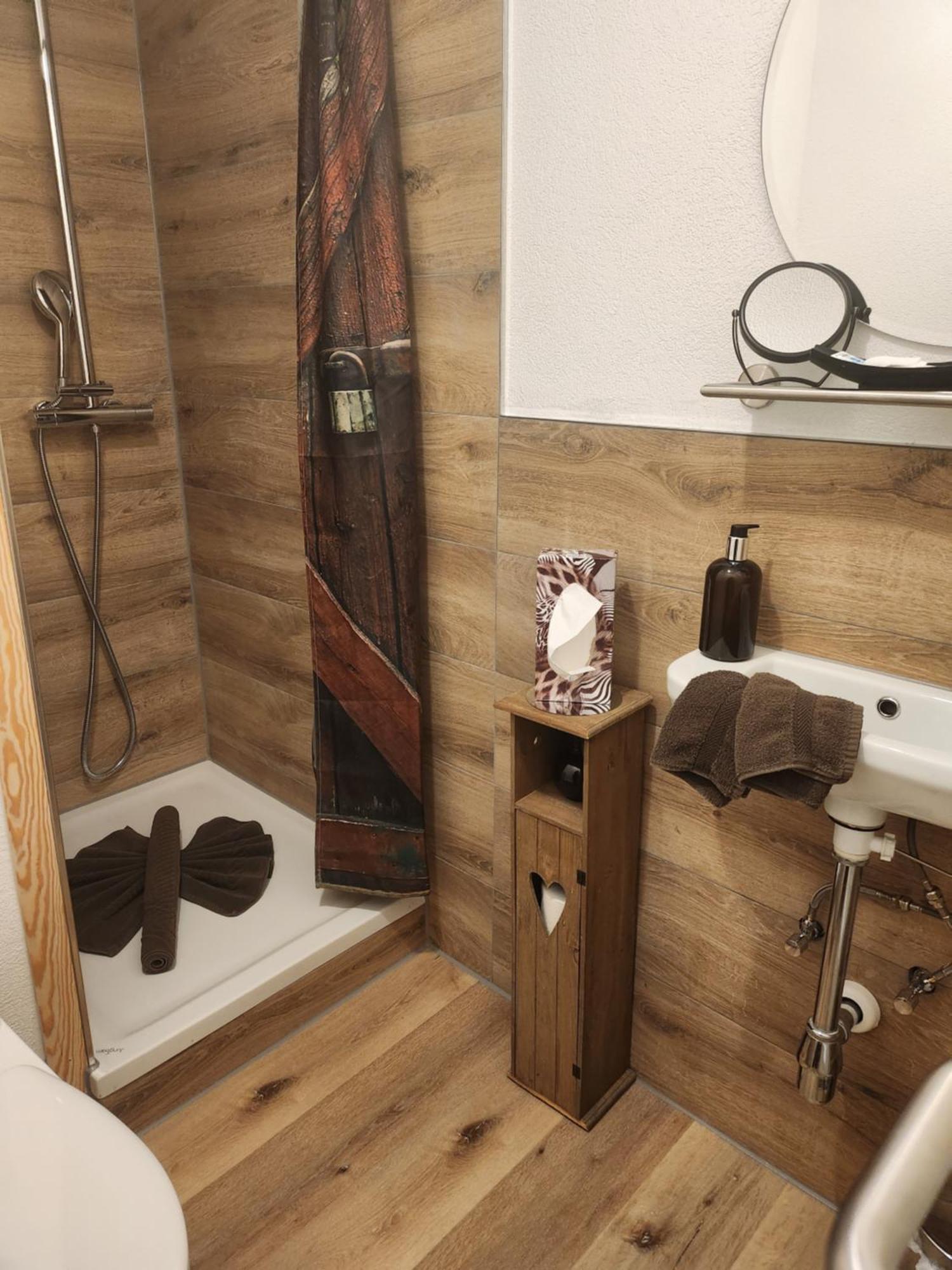 Double Room Private External Bathroom