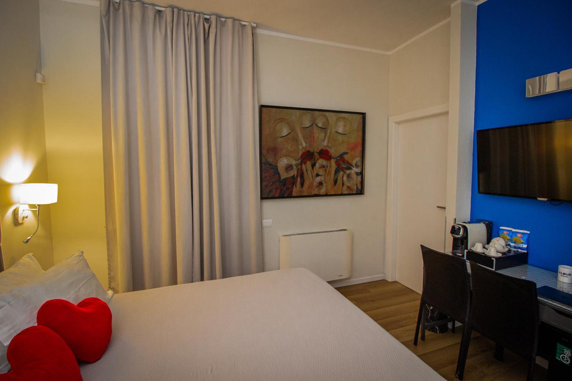Exclusive Elegant Double Room Spa Bath