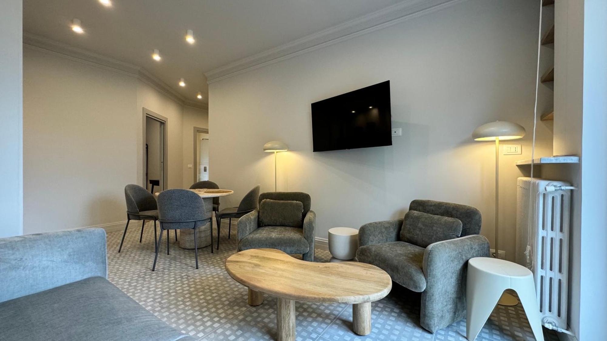 Deluxe Apartment