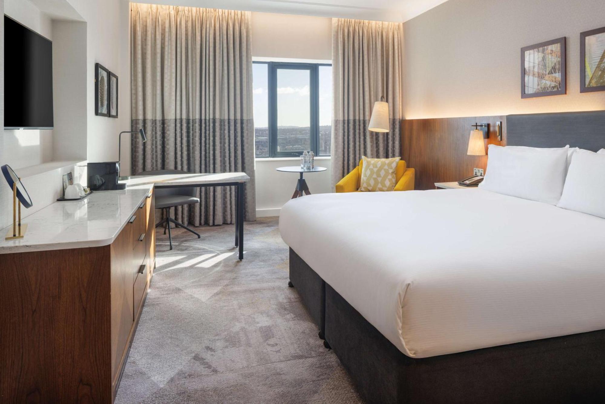 Executive King Room Lounge Access