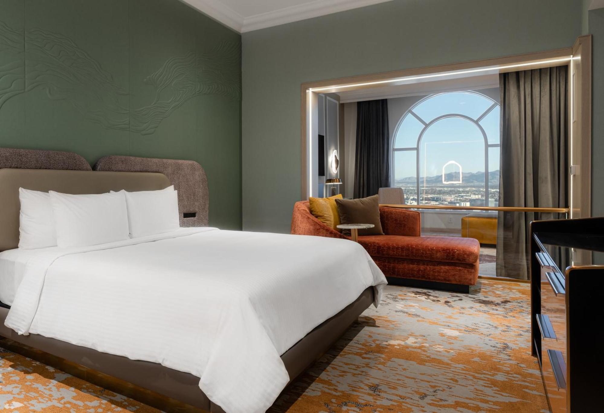 Newly Remodeled Grand King Suite City View,1662395857:JPEG