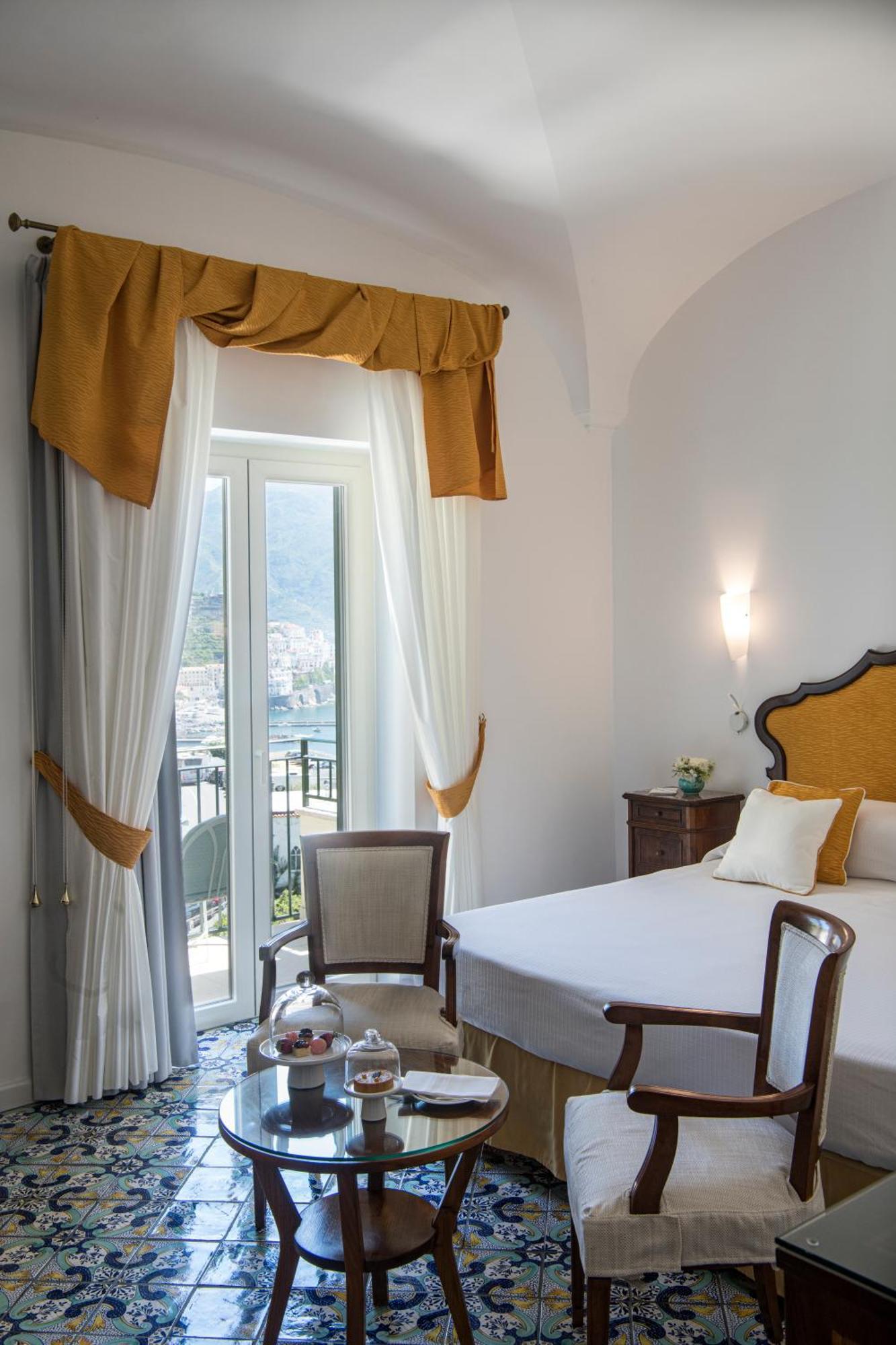 Executive Double Room Partial Sea View