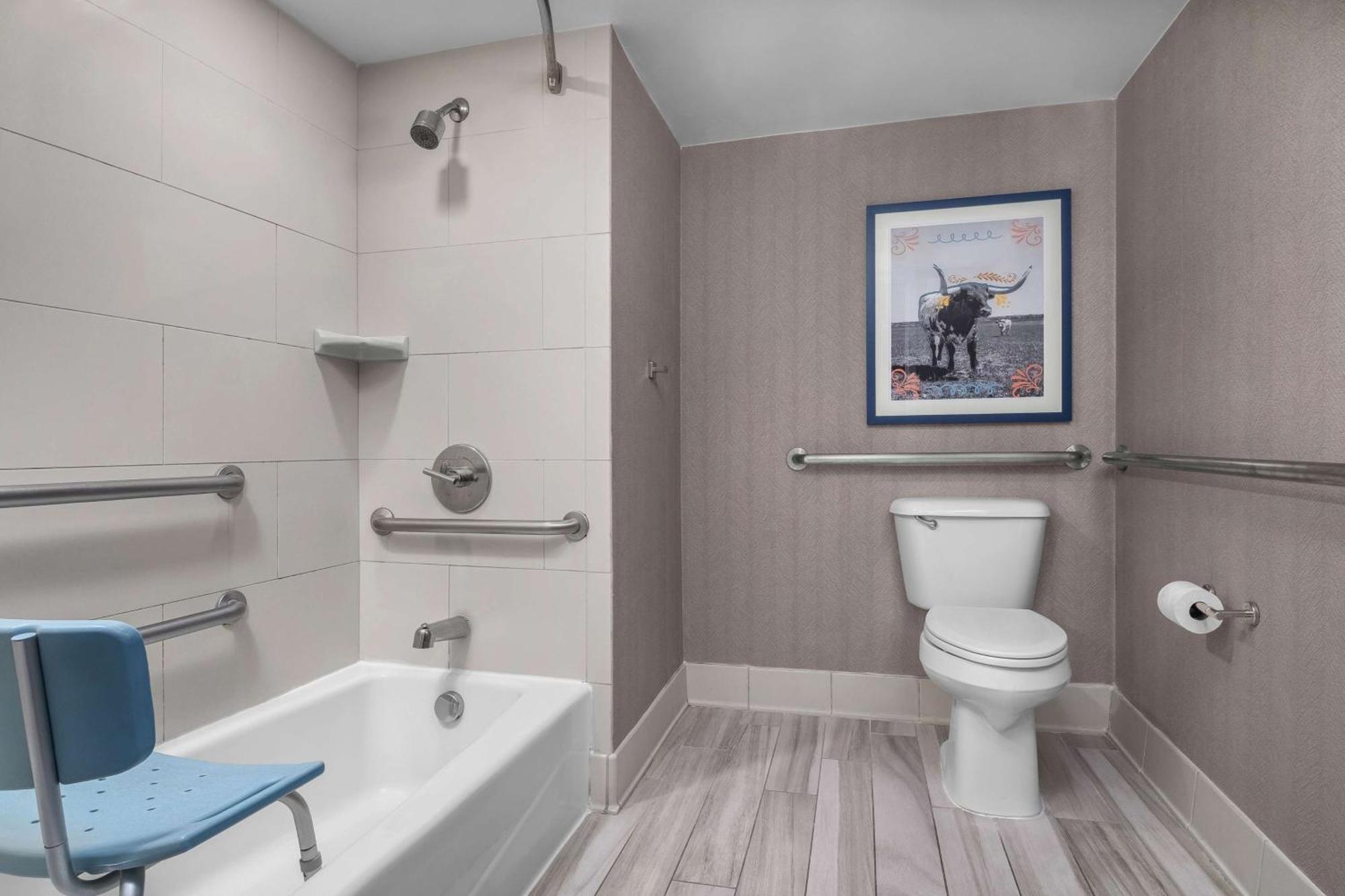 Two-Room Queen Suite with Bath Tub - Disability Access
