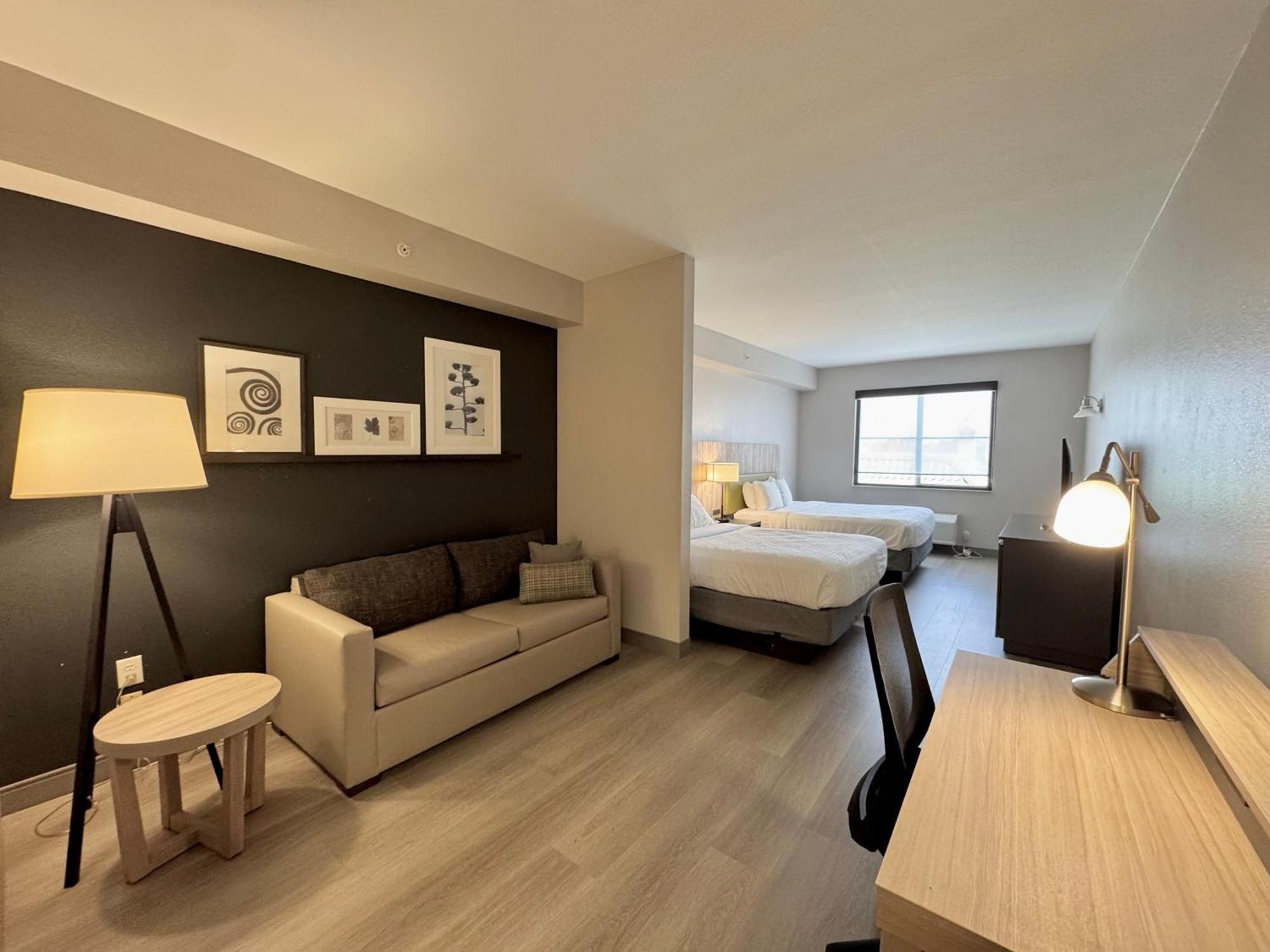 Studio Suite Two Queen Beds Sofa Bed Non-Smoking