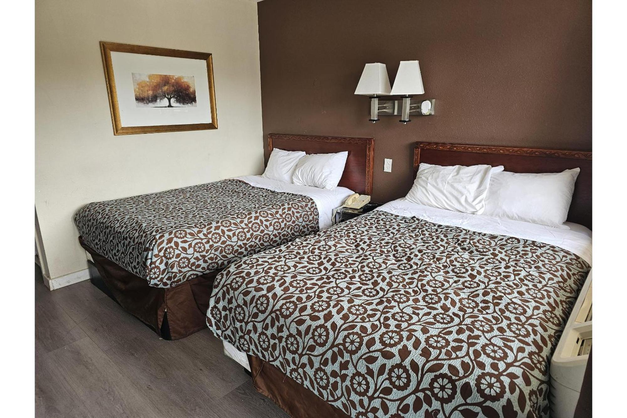 2 Full Bed Smoking