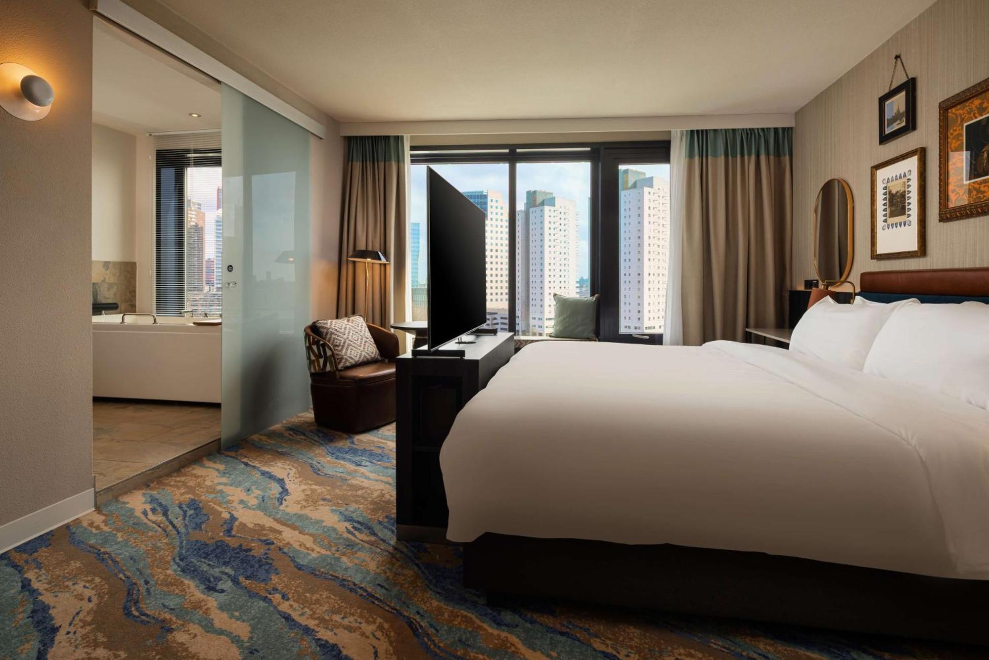 Superior King Room Harbour View,1662408986:JPEG