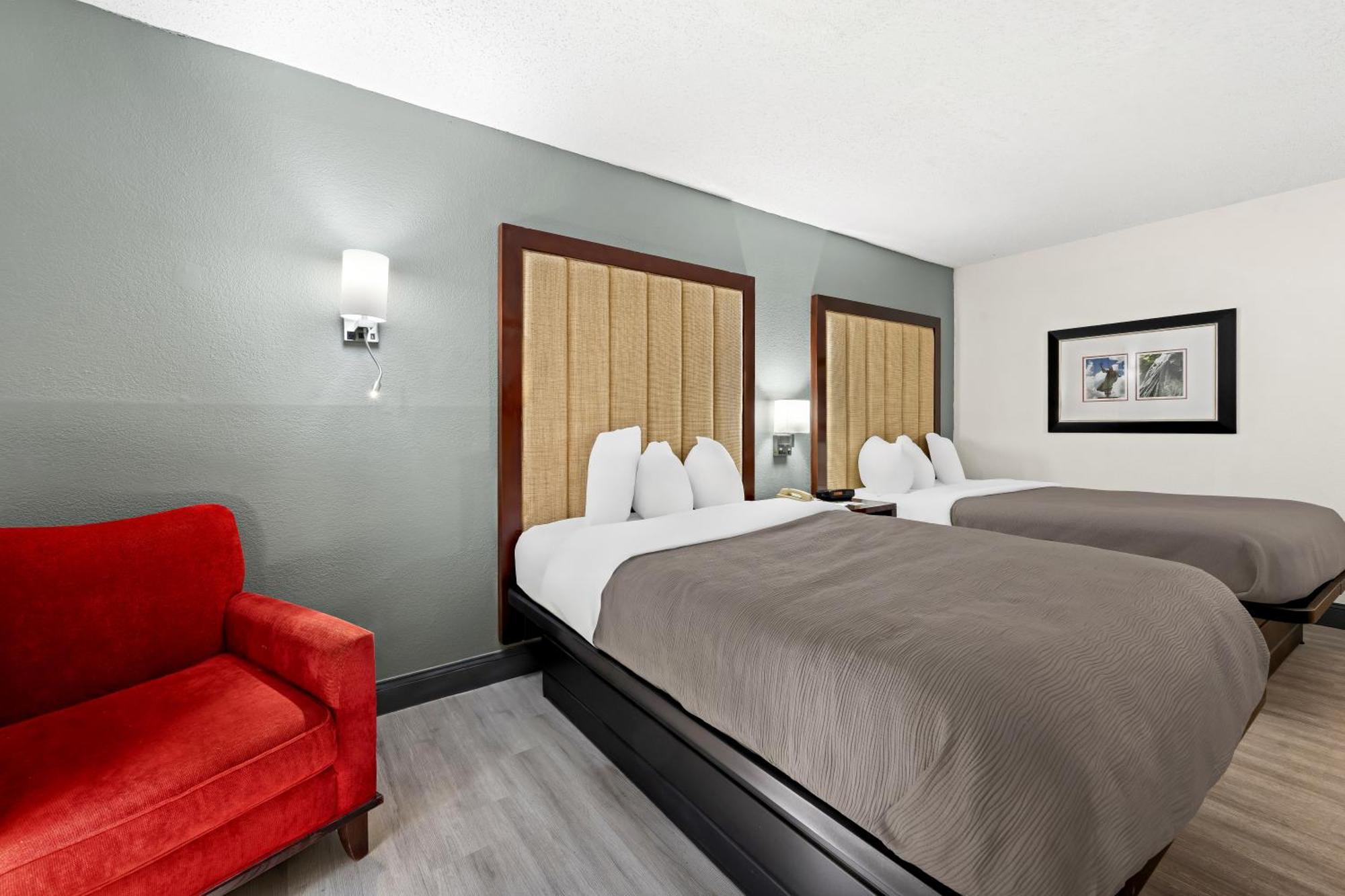 Quadruple Room Non Smoking or Interior Corridor