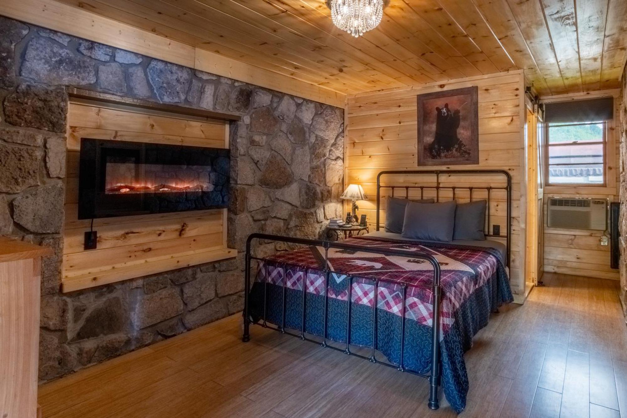 Superior Queen Room One Queen Bed