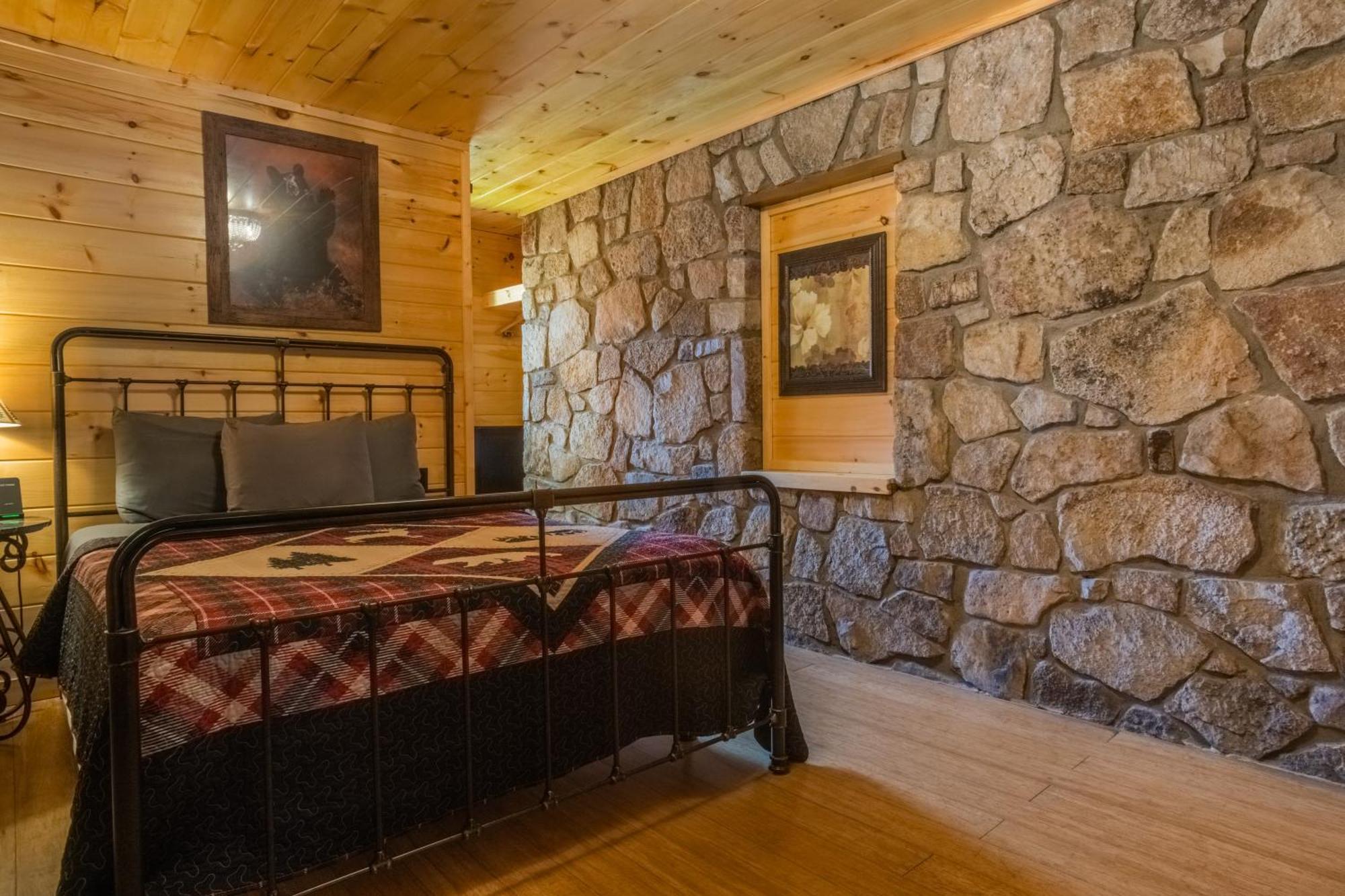 Superior Queen Room One Queen Bed