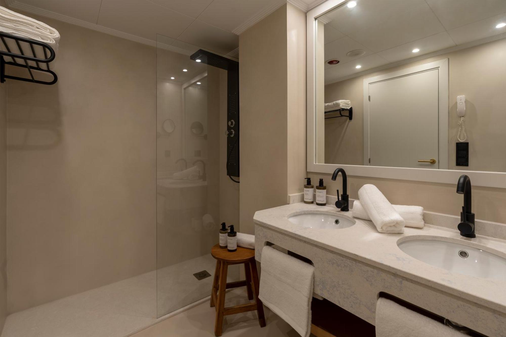 Quadruple Room Sea View,1662976843:JPEG
