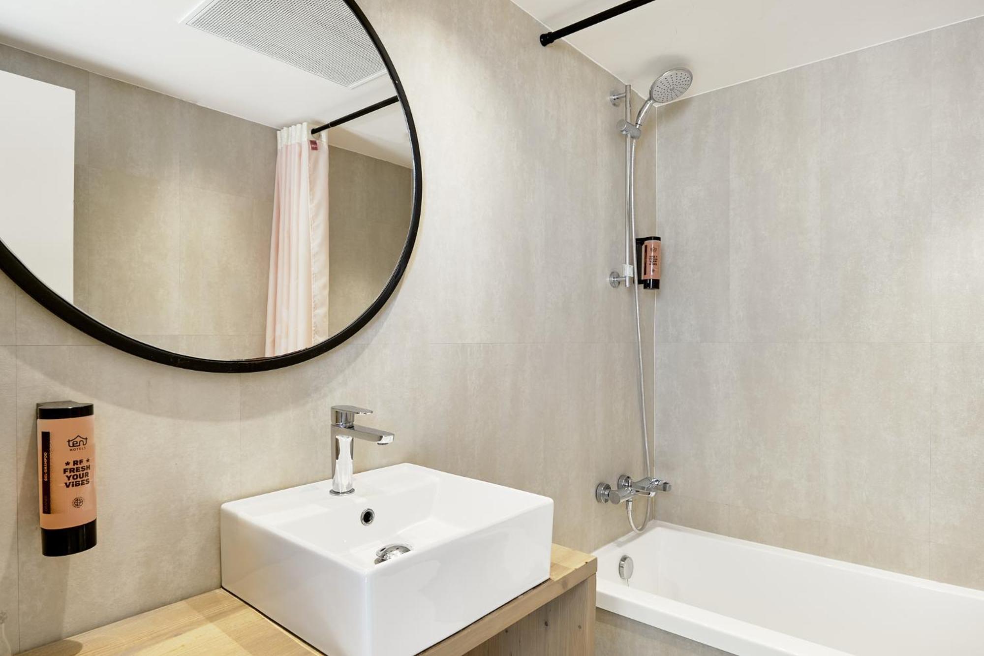 Double Room (2 Adults + 1 Child) - Unlimited Brunch,1662979969:JPEG