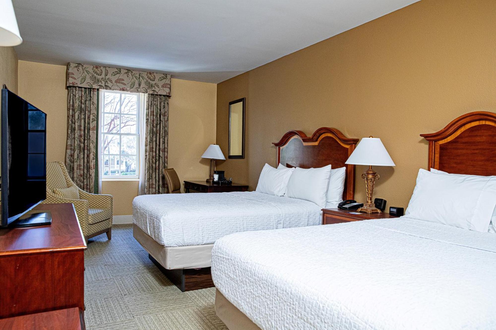Queen Room Two Queen Beds Microwave Non-Smoking,1664654060:JPEG