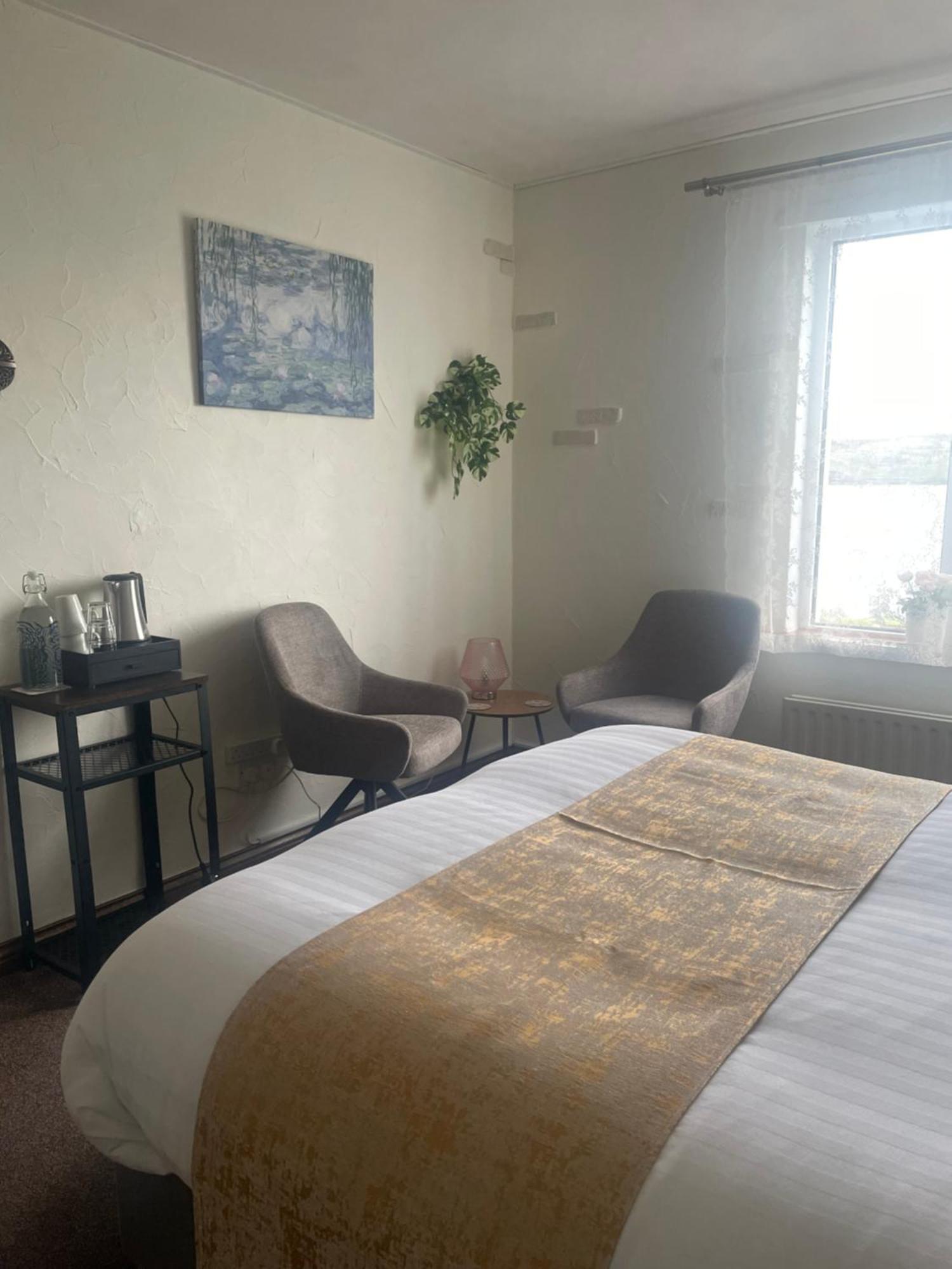 Double Room,1662984231:JPEG