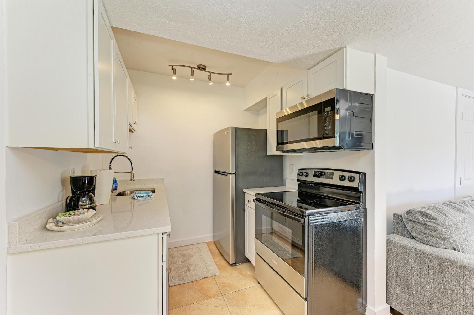 Standard Apartment,1198082392:JPEG
