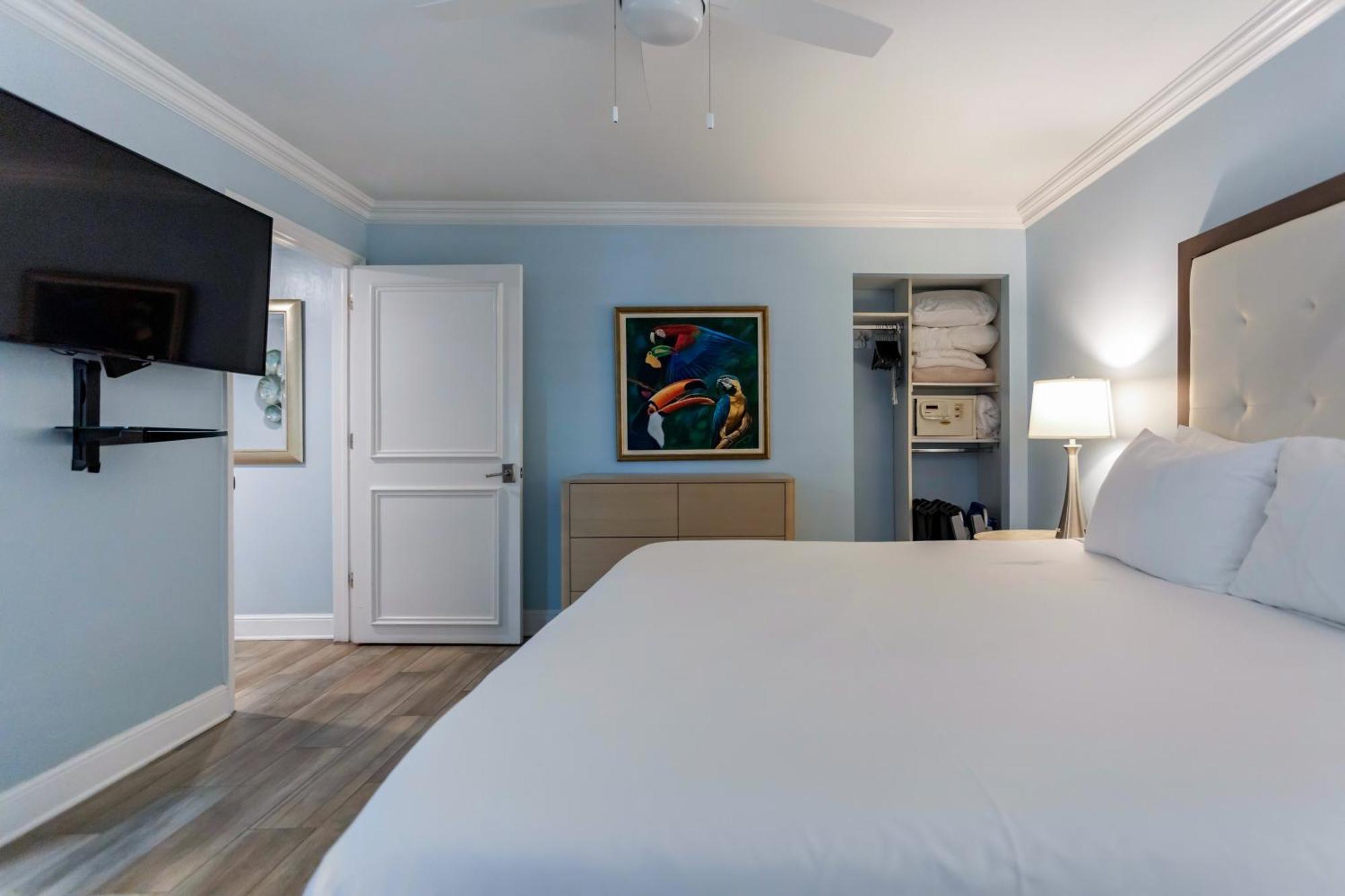 ADA Accessible One-Bedroom Suite