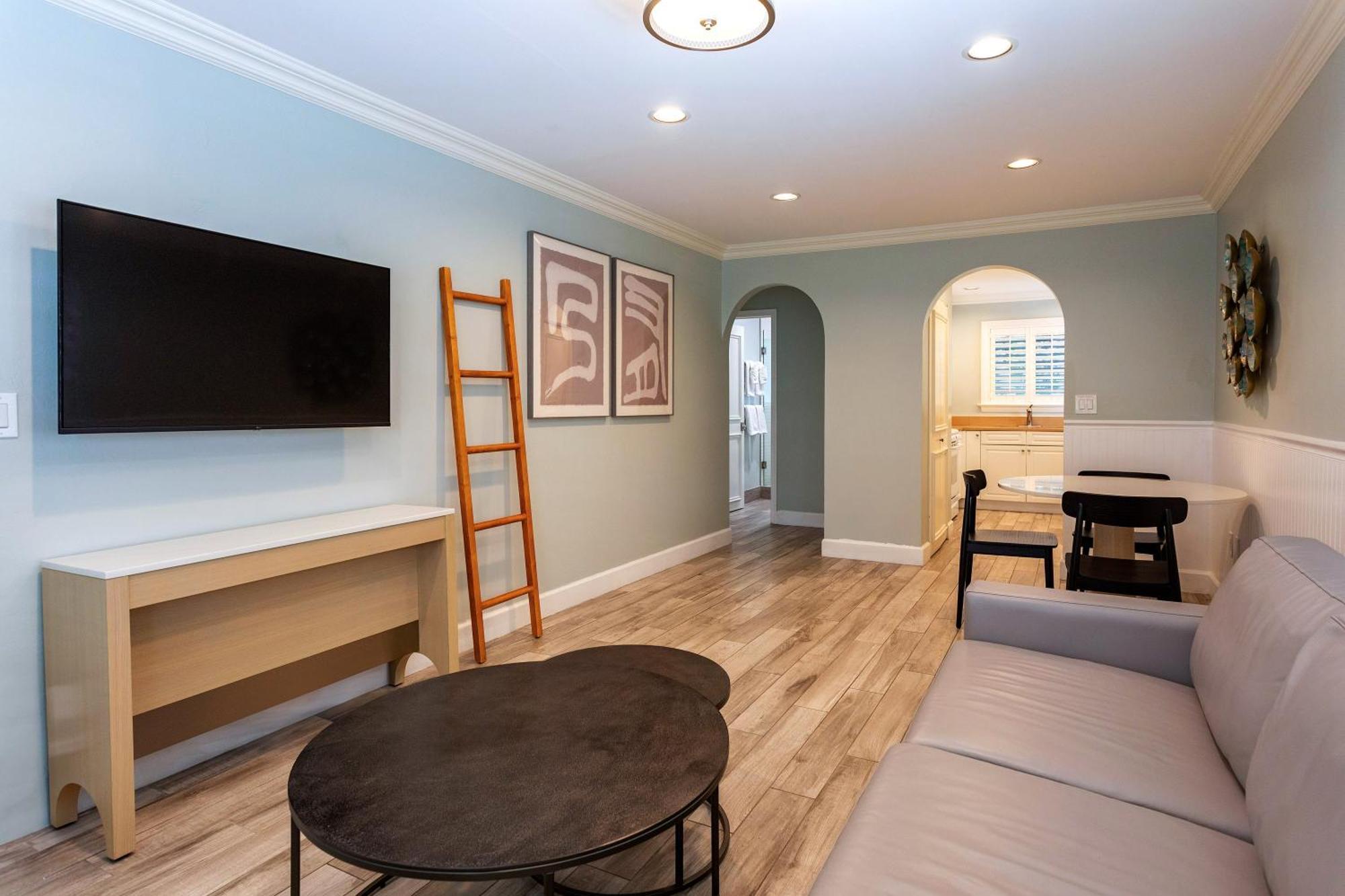 One-Bedroom Suite