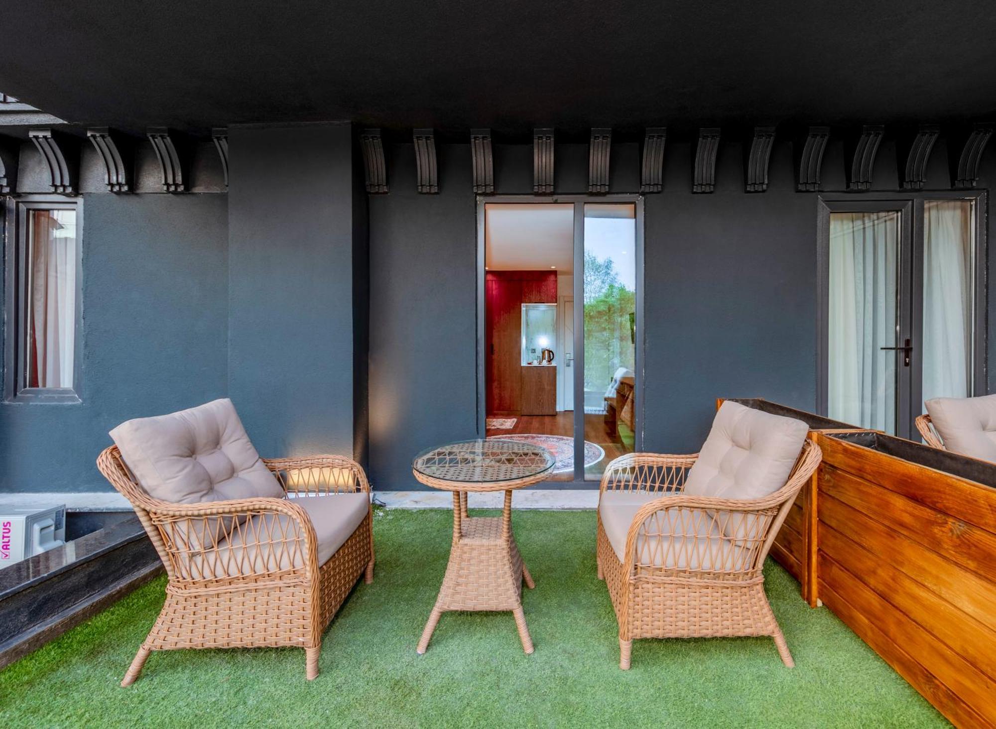 Queen Room Balcony