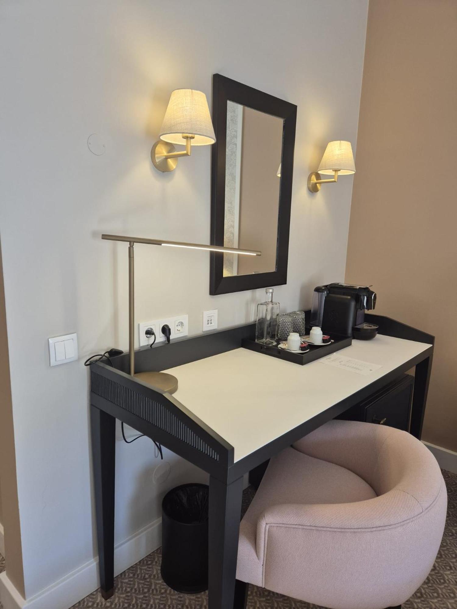 Deluxe Double Room Balcony Spa Access