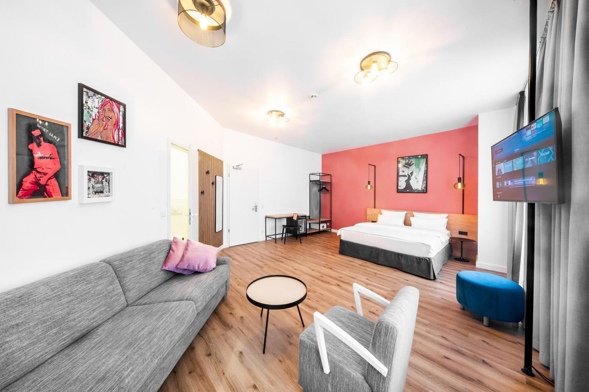 Family Room,1663734905:JPEG
