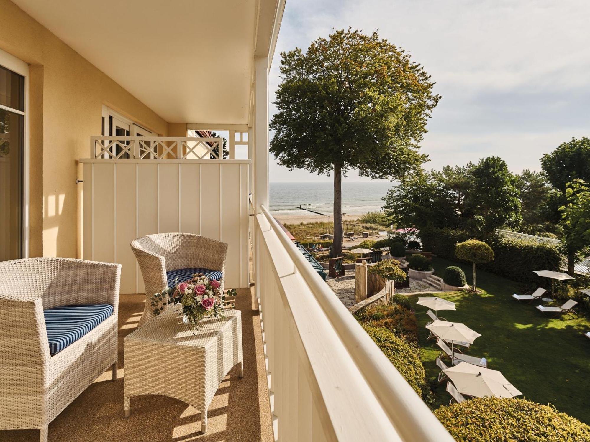 Double Room Balcony Side Sea View