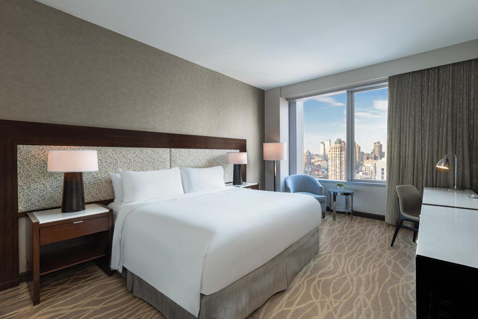 Premium King Room Midtown View,1340355350:JPEG
