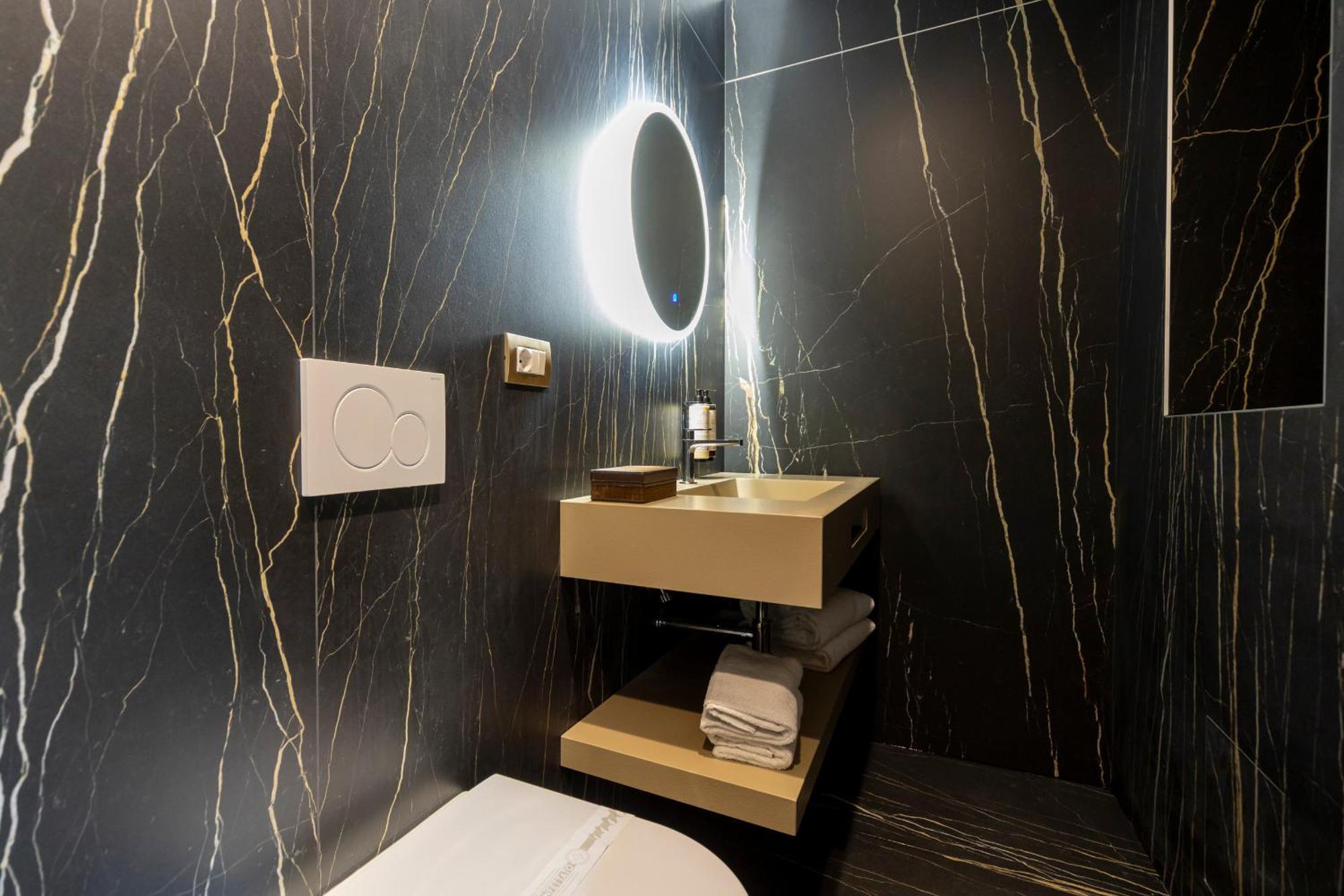 King Suite with Spa Bath,1663747449:JPEG