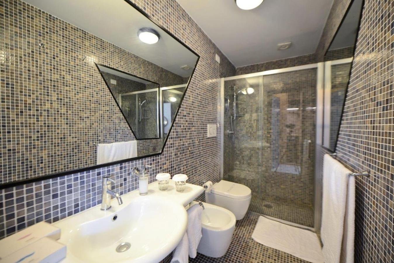 Double or Twin Room Garden View