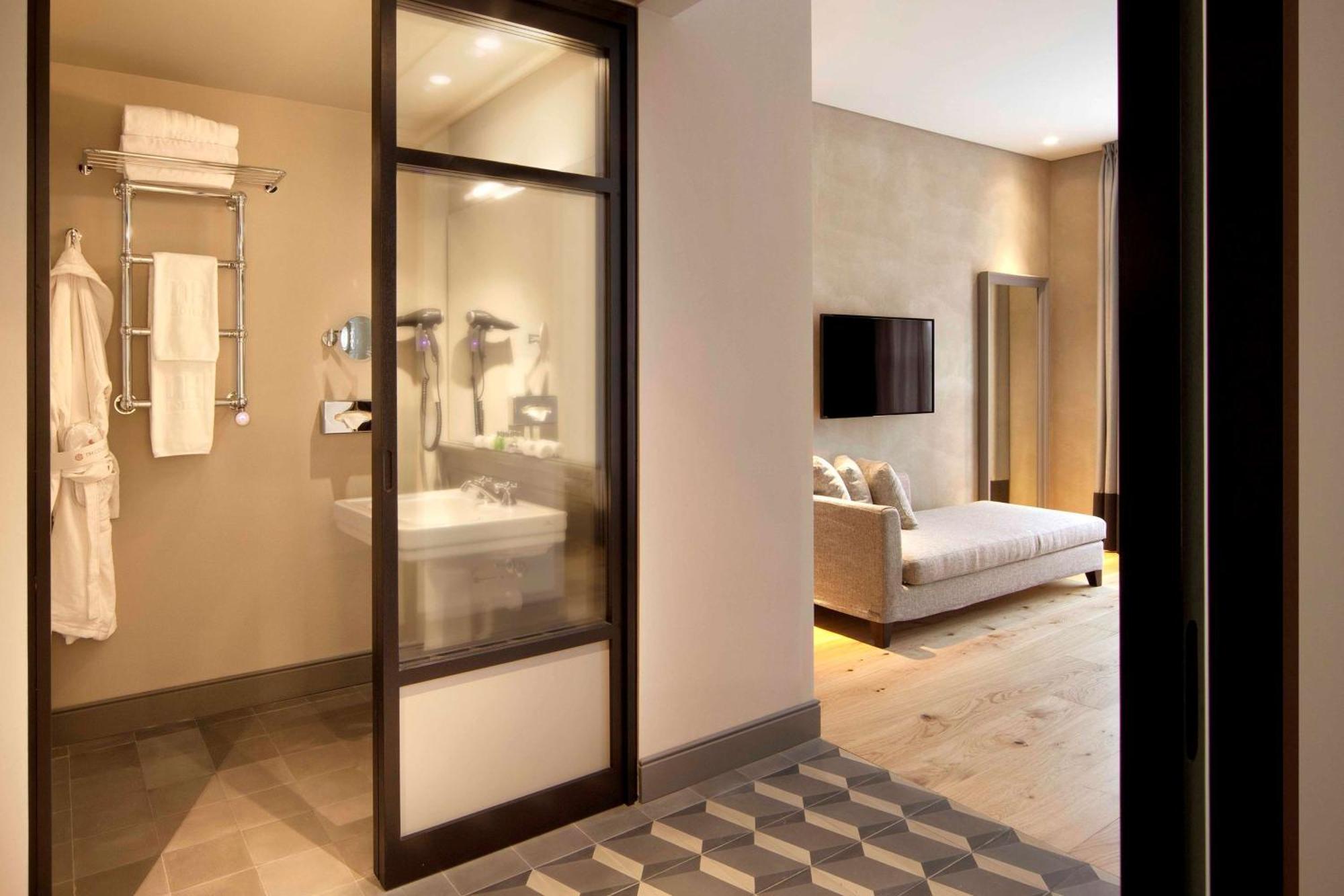 Premium Double or Twin Room,1663759451:JPEG