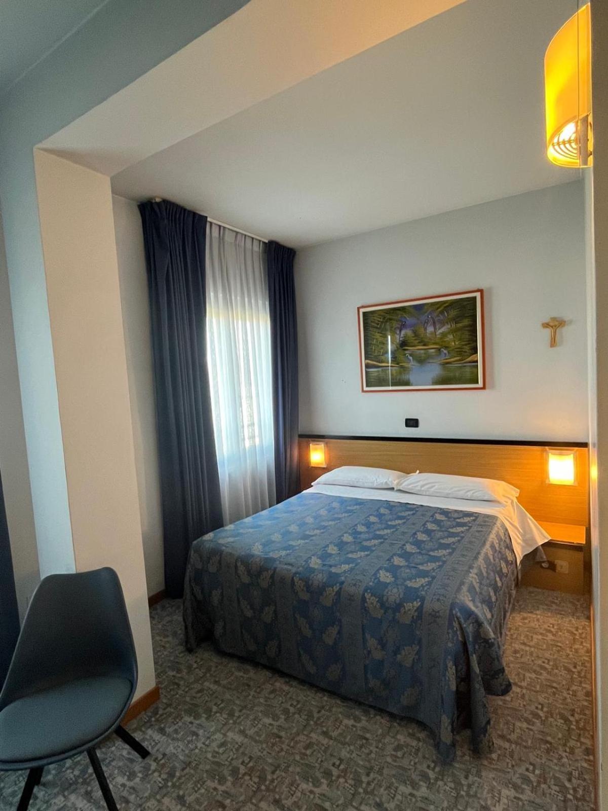 Standard Double Room,1663762825:JPEG