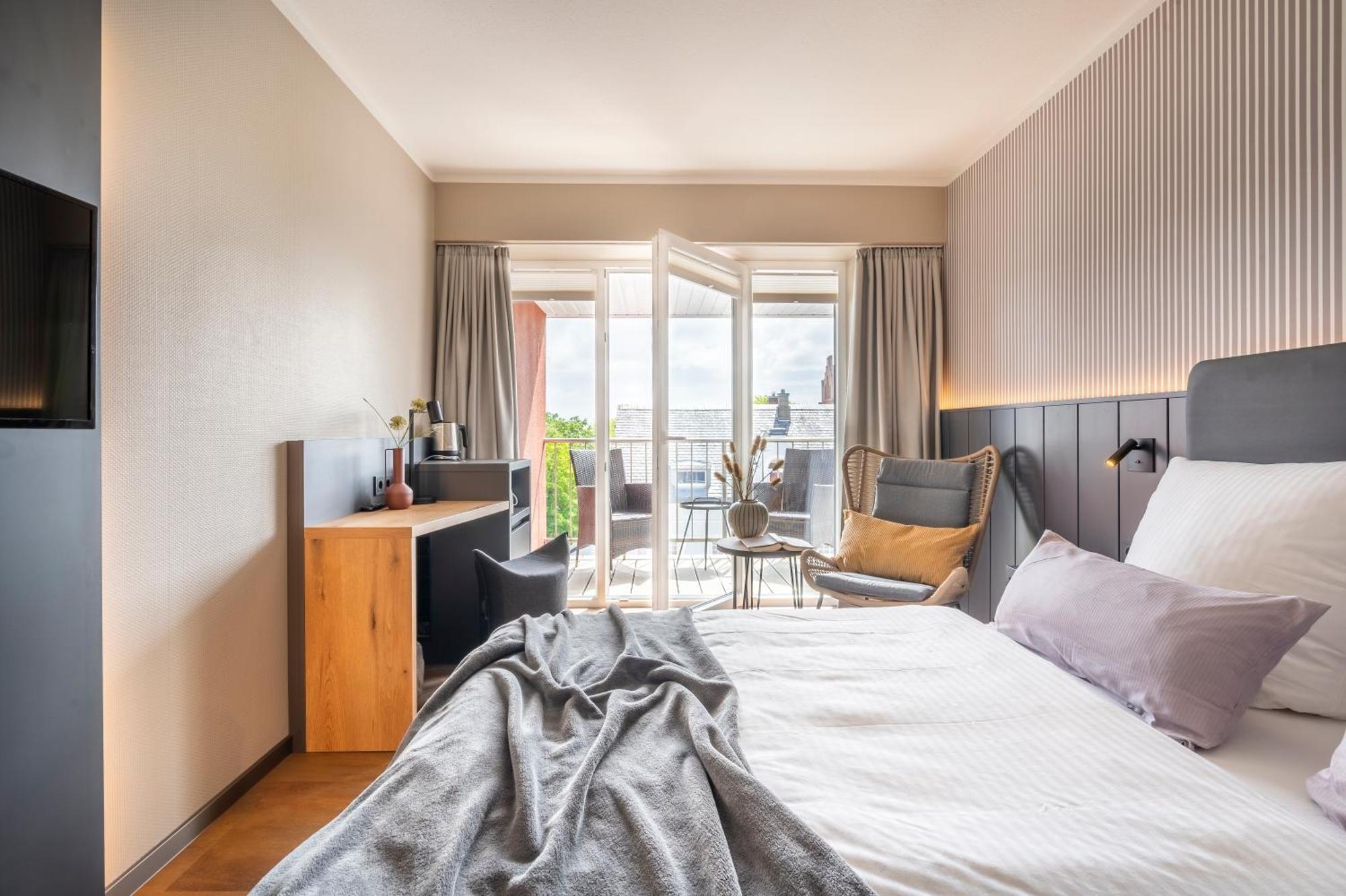 Single Room Balcony