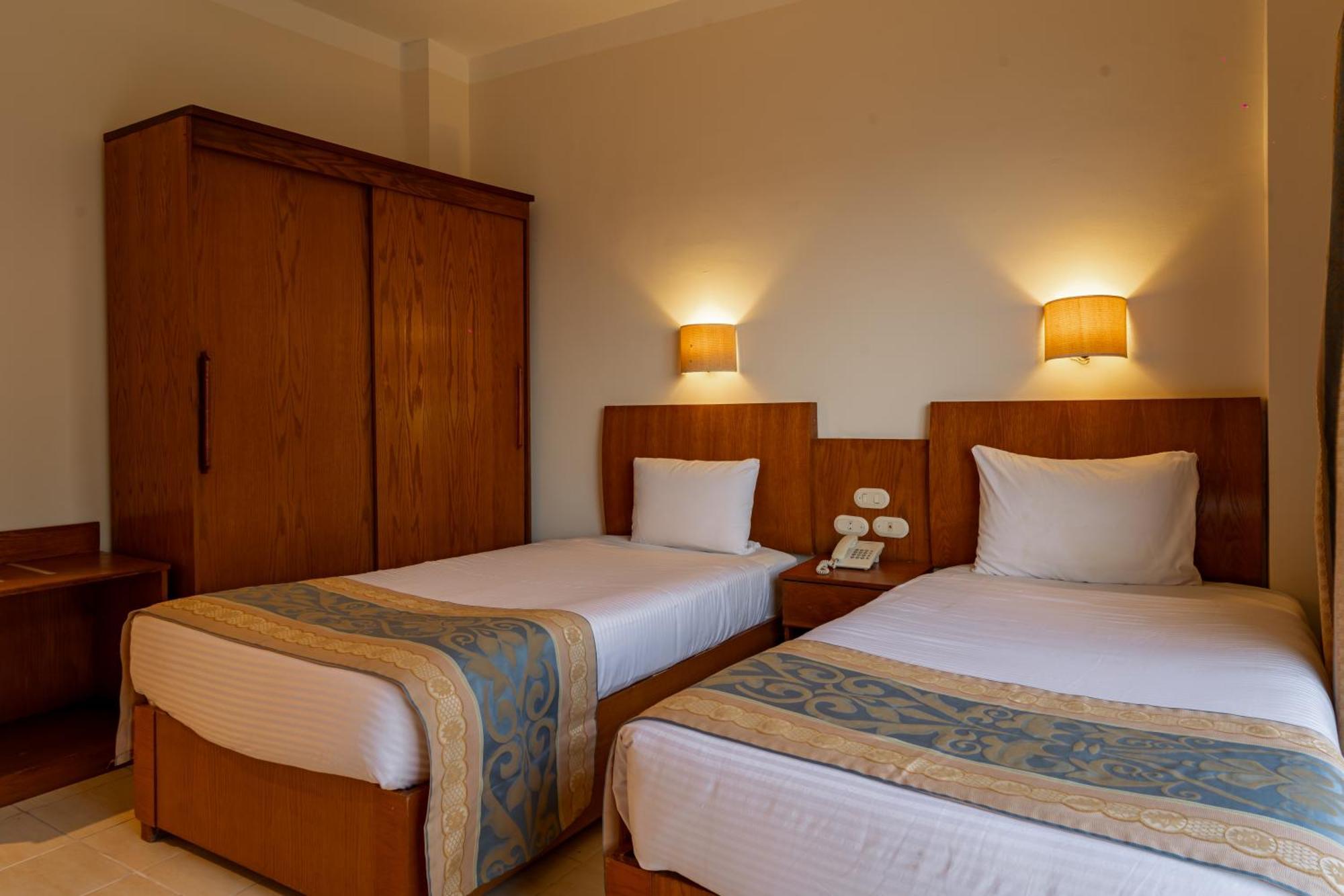 Double or Twin Room,1664651850:JPEG