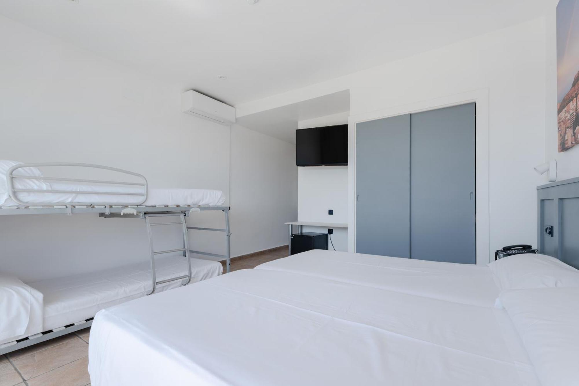 Standard Quadruple Room,1664659863:JPEG
