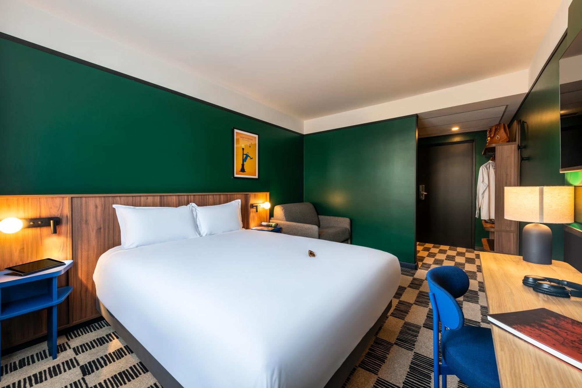 Superior Room,1664662350:JPEG