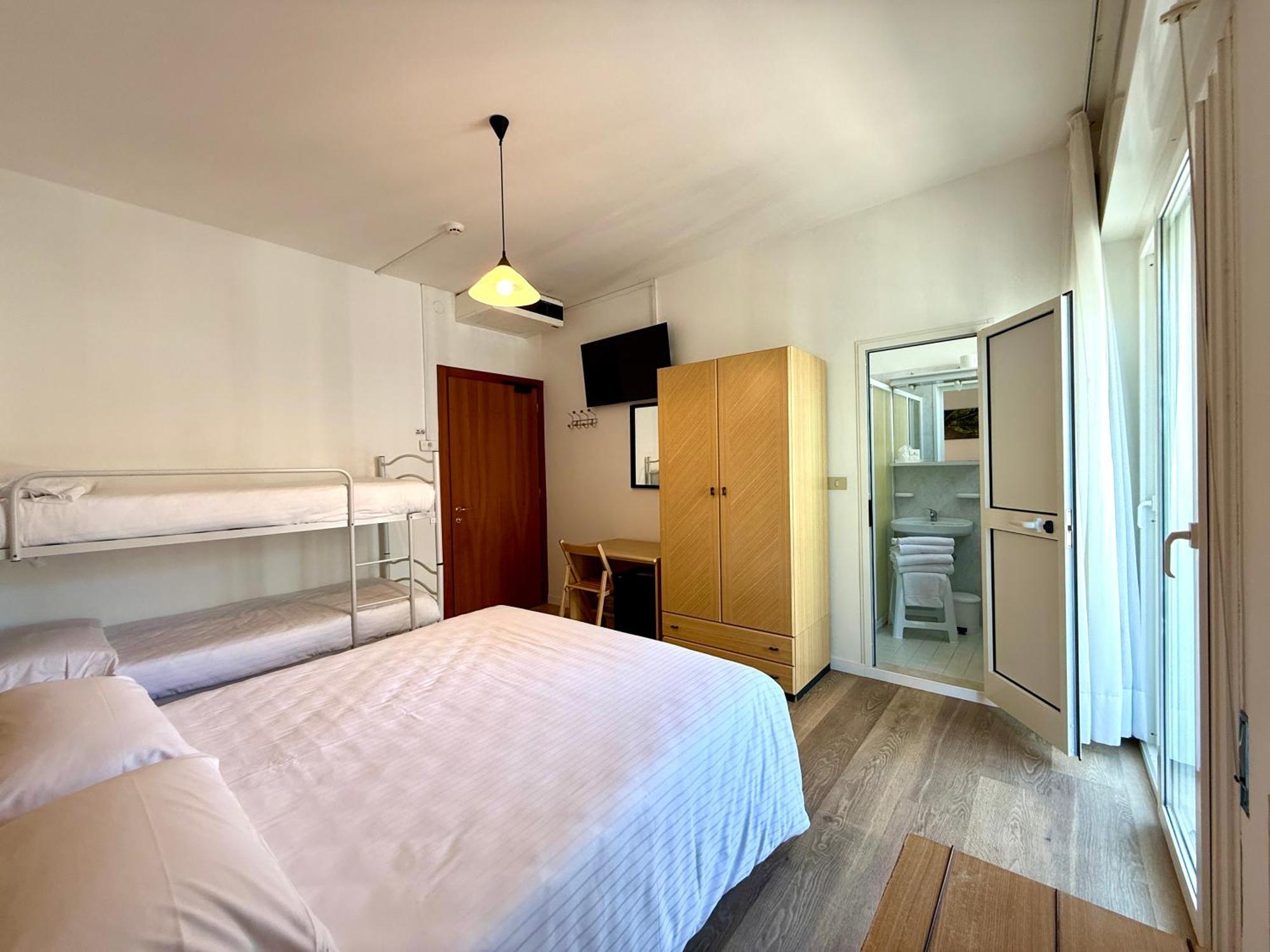 Standard Quadruple Room
