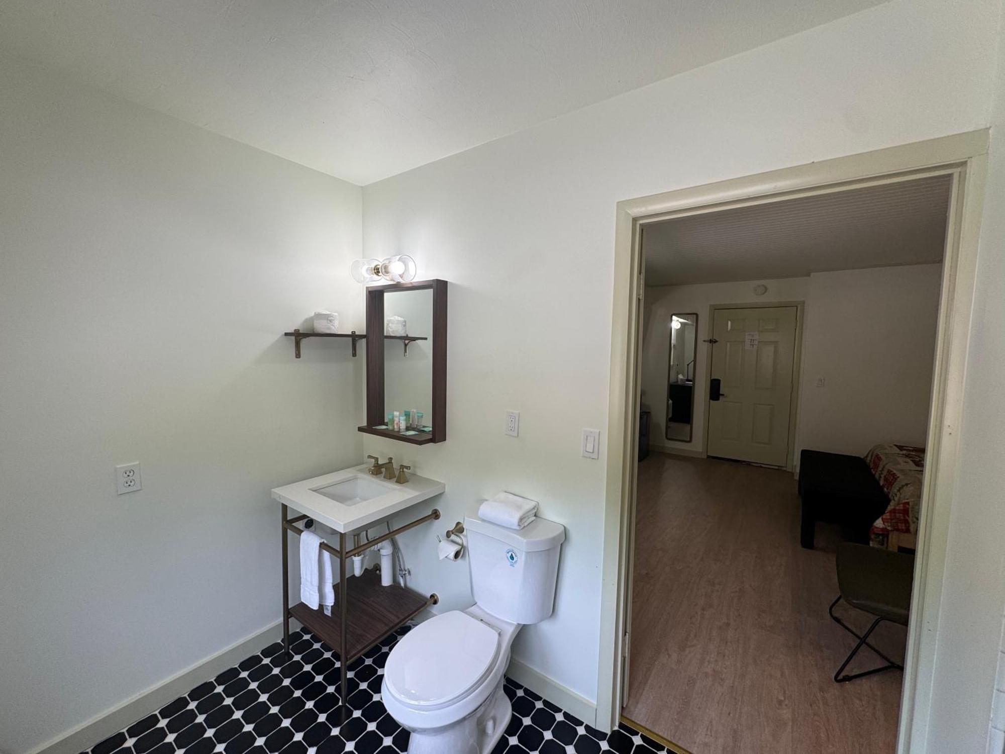 Queen Room,1664787712:JPEG