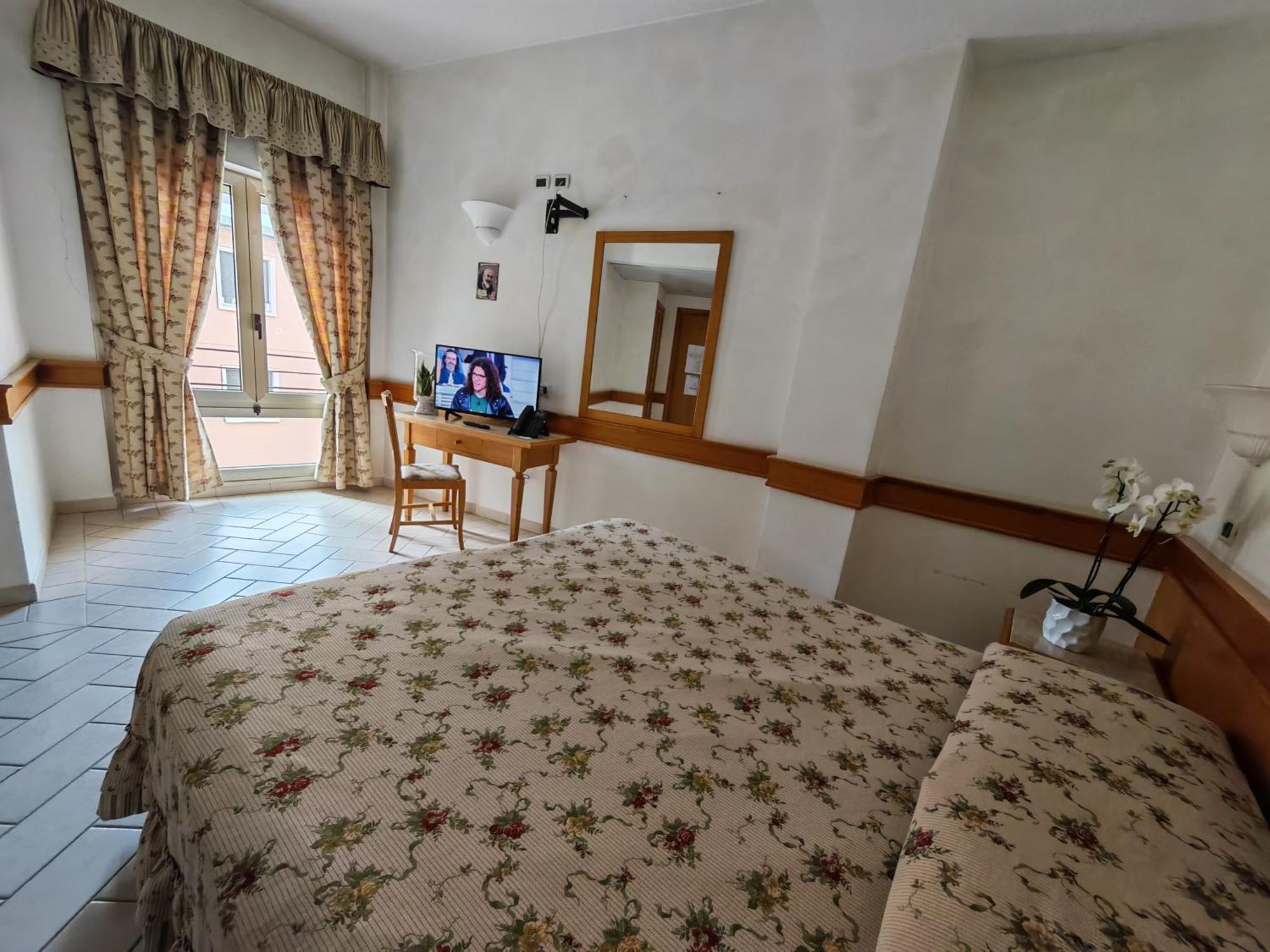 Large Double or Twin Room,1665102873:JPEG