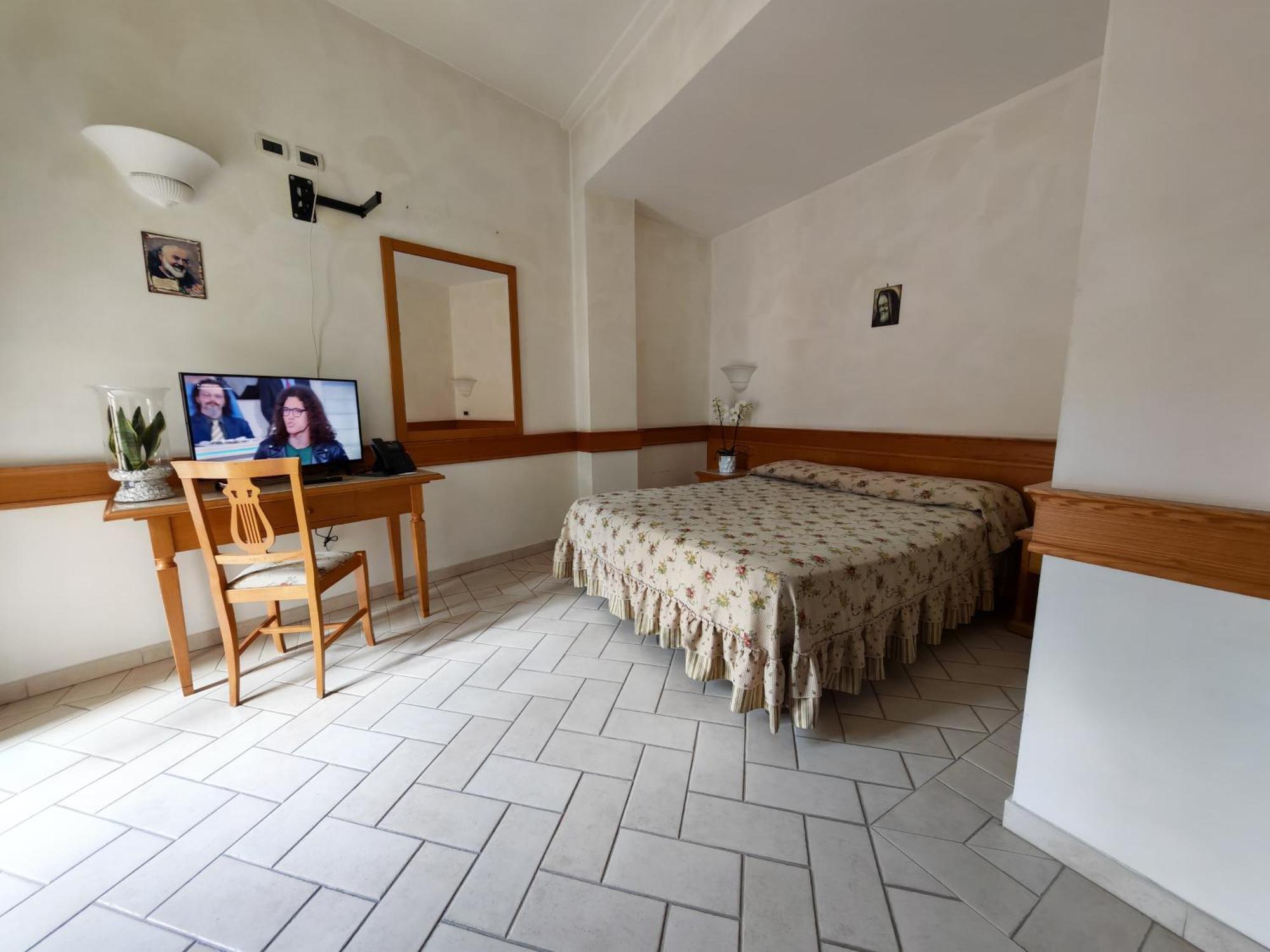 Double Room,1668940455:JPEG